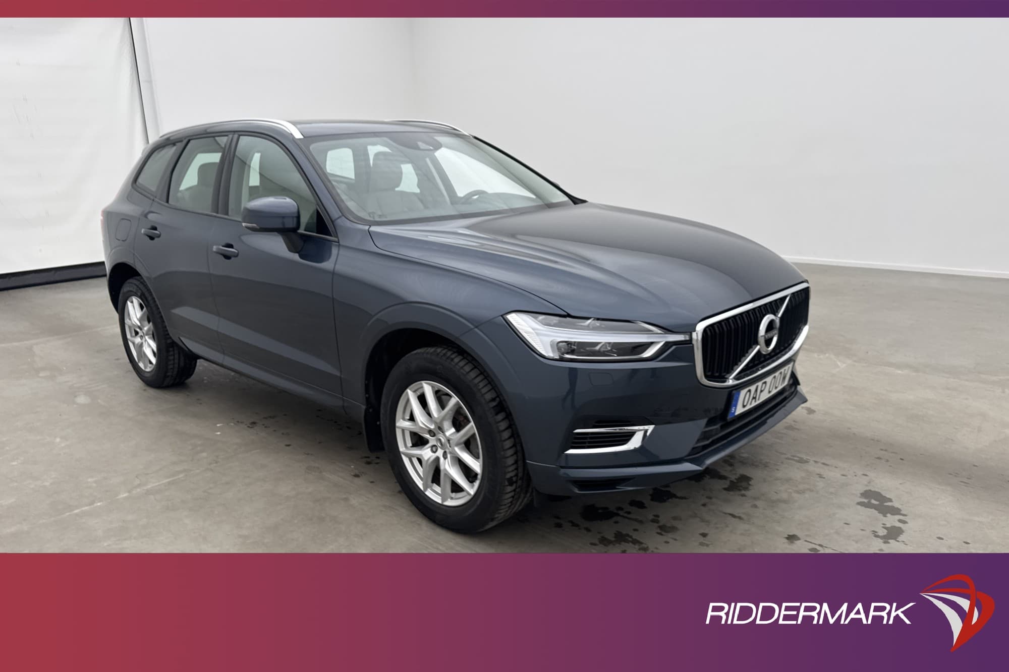 Volvo XC60 Recharge T8 AWD Momentum VOC Panorama Skinn MOMS
