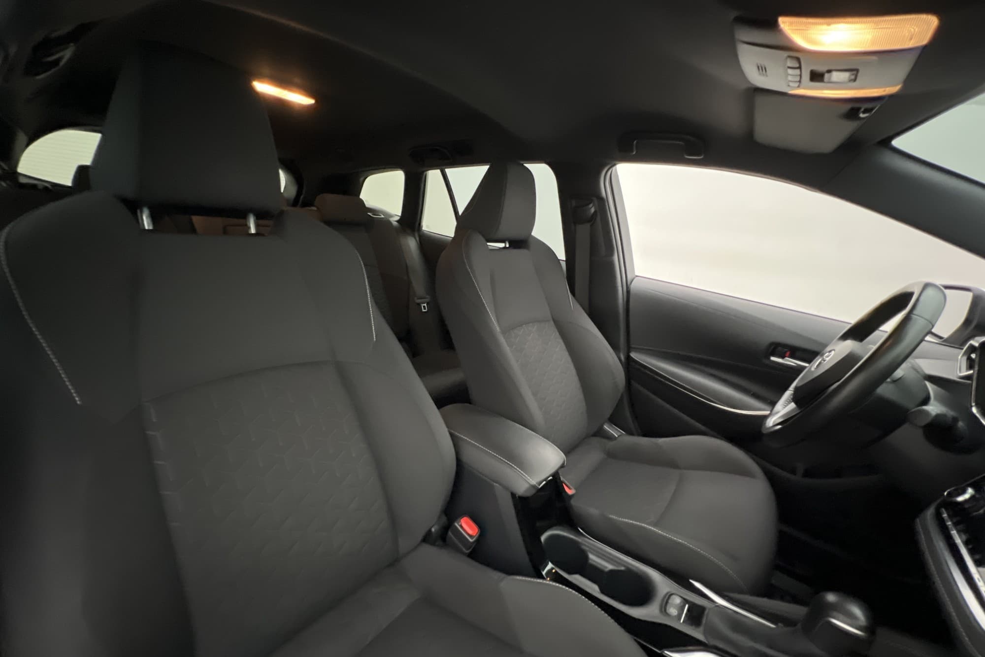 Toyota Corolla Touring Sports Hybrid Style Kamera M&K-Värm