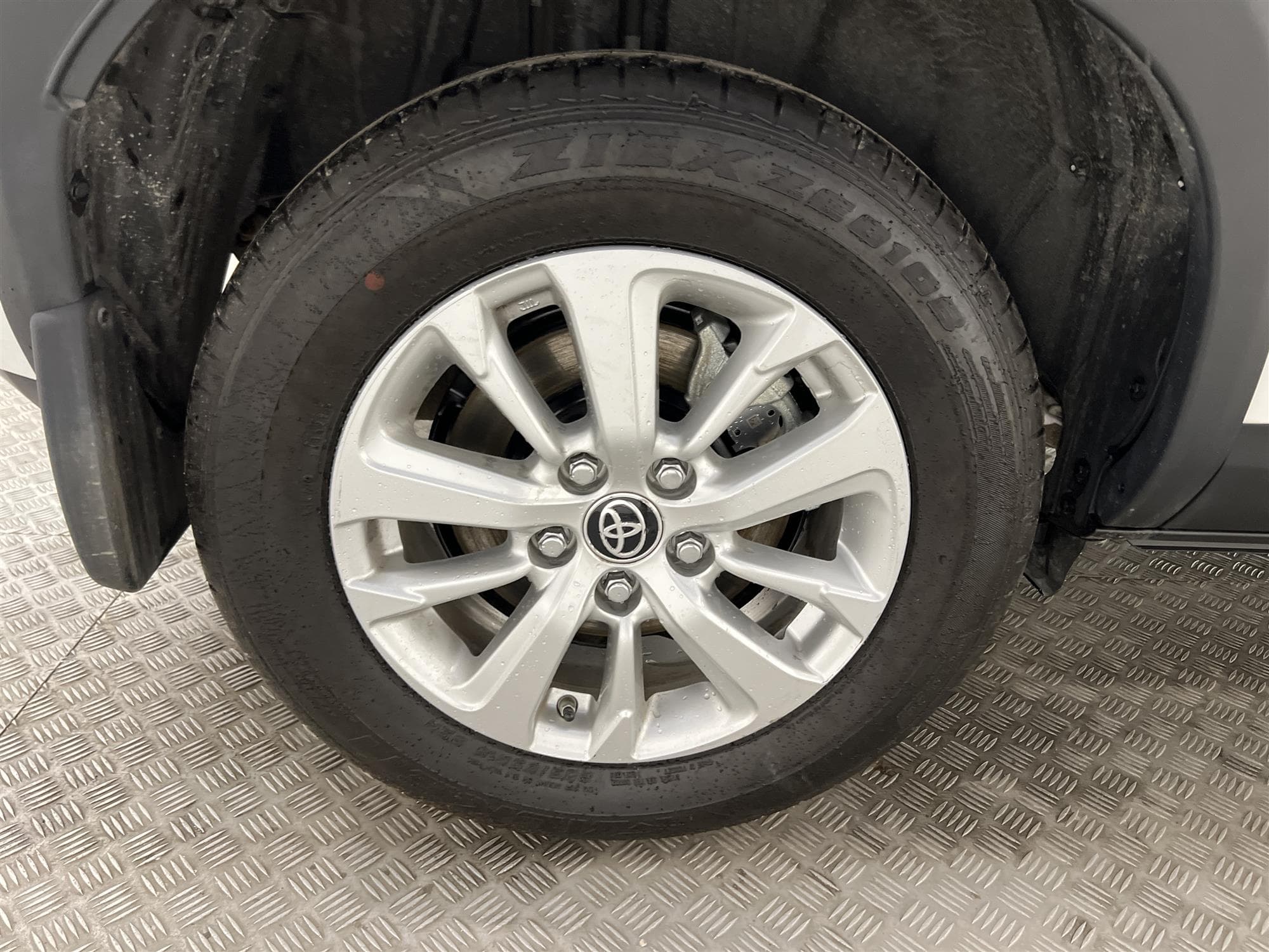 Toyota Yaris Cross Hybrid e-CVT 116hk Active B-Kamera