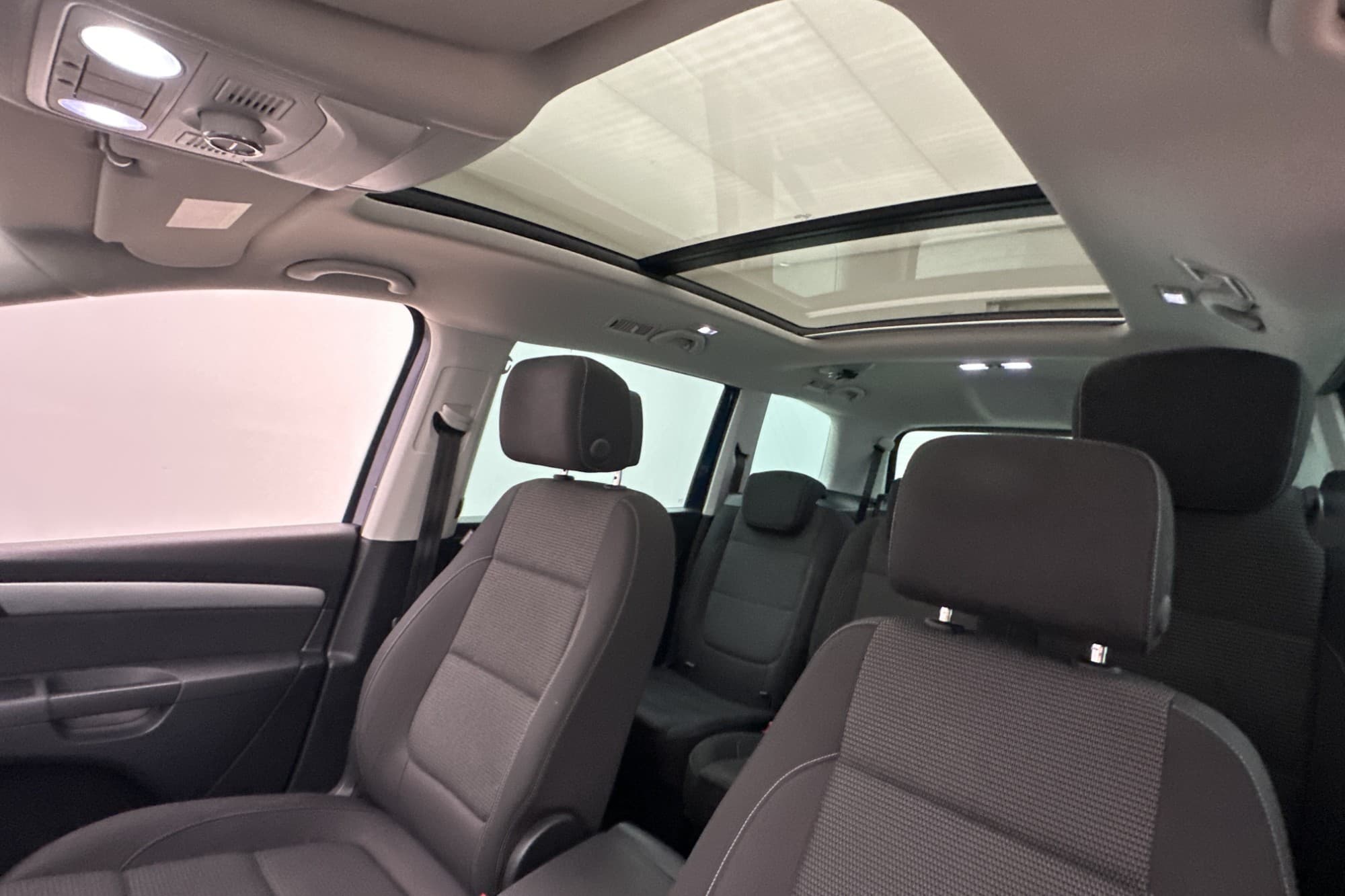 Volkswagen Sharan TDI 150hk 7-Sits Pano El-Dörrar D-Värmare