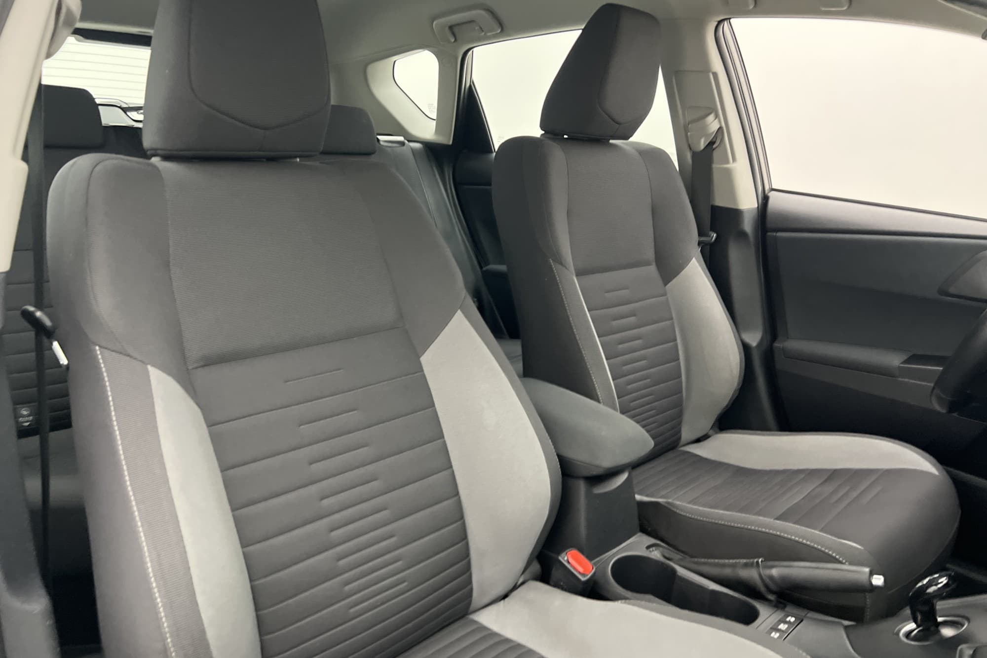 Toyota Auris Hybrid e-CVT 136hk Kamera 360kr Skatt 0,41L/mil