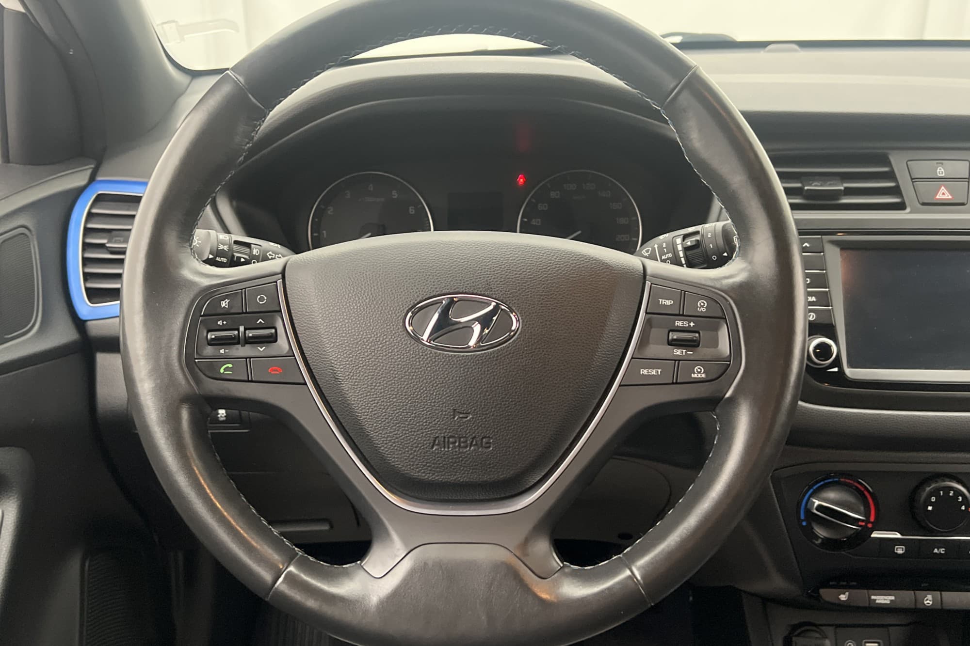 Hyundai i20 1.2 84hk Comfort Plus M&K-Värmare Navi Sensorer