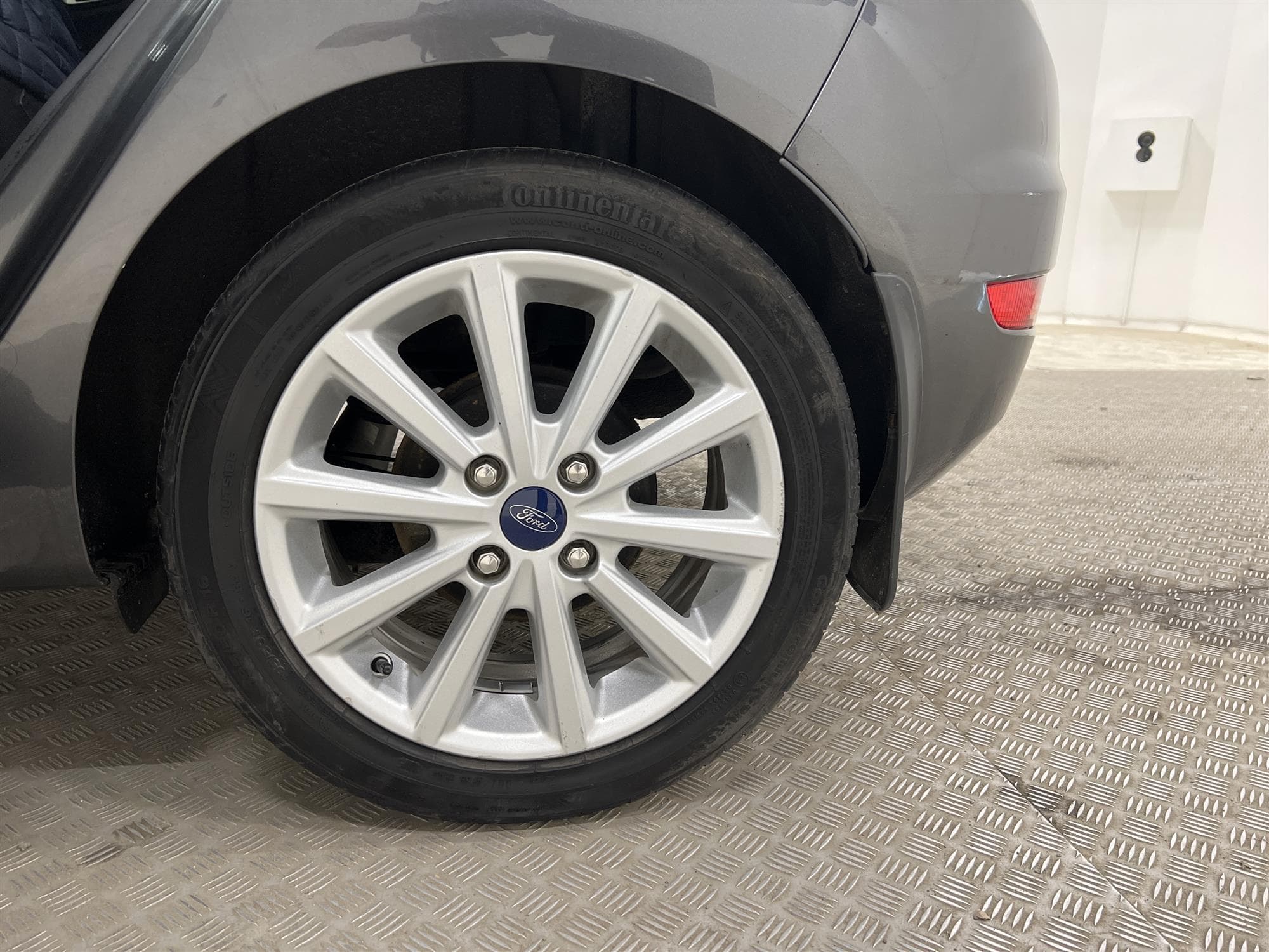Ford Fiesta 1.0 Powershift 100hk Låg Skatt 0,39L/mil