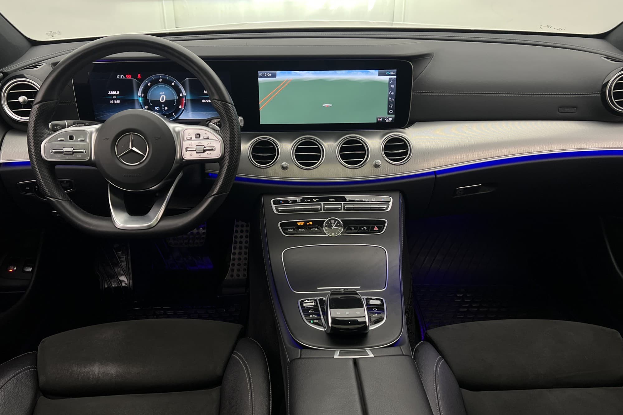 Mercedes-Benz E 220 T d AMG Pano Widescreen 360° Dragkrok