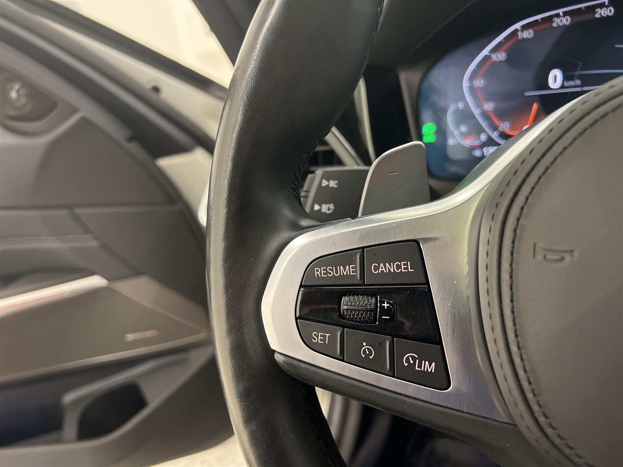 BMW 330i xDrive 258hk M Sport H/K Display Key Navi Drag Värm