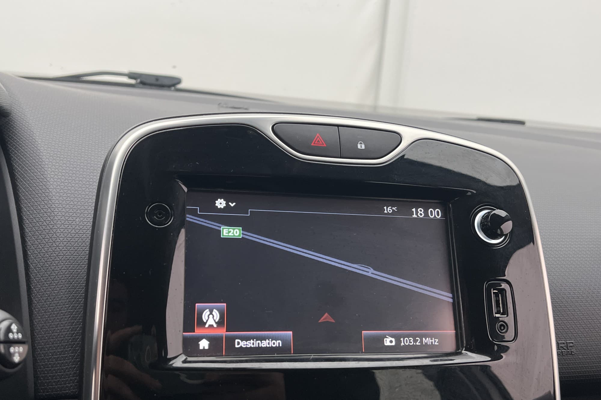 Renault Clio Sport Tourer 90hk Dynamique M-Värm GPS Sensorer