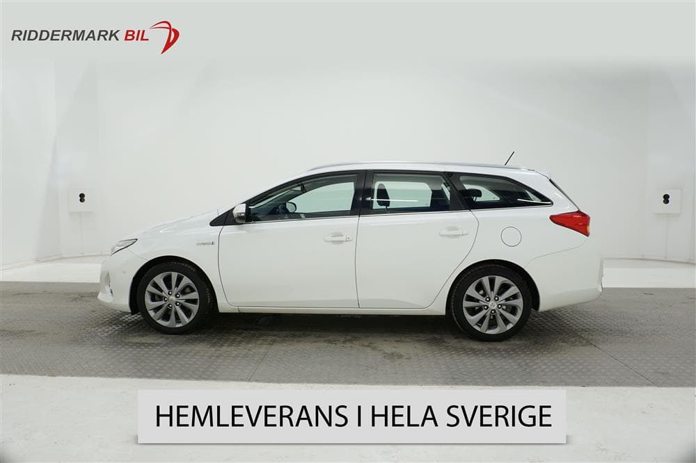 Toyota Auris 1.8 HSD Touring Sports 99hk