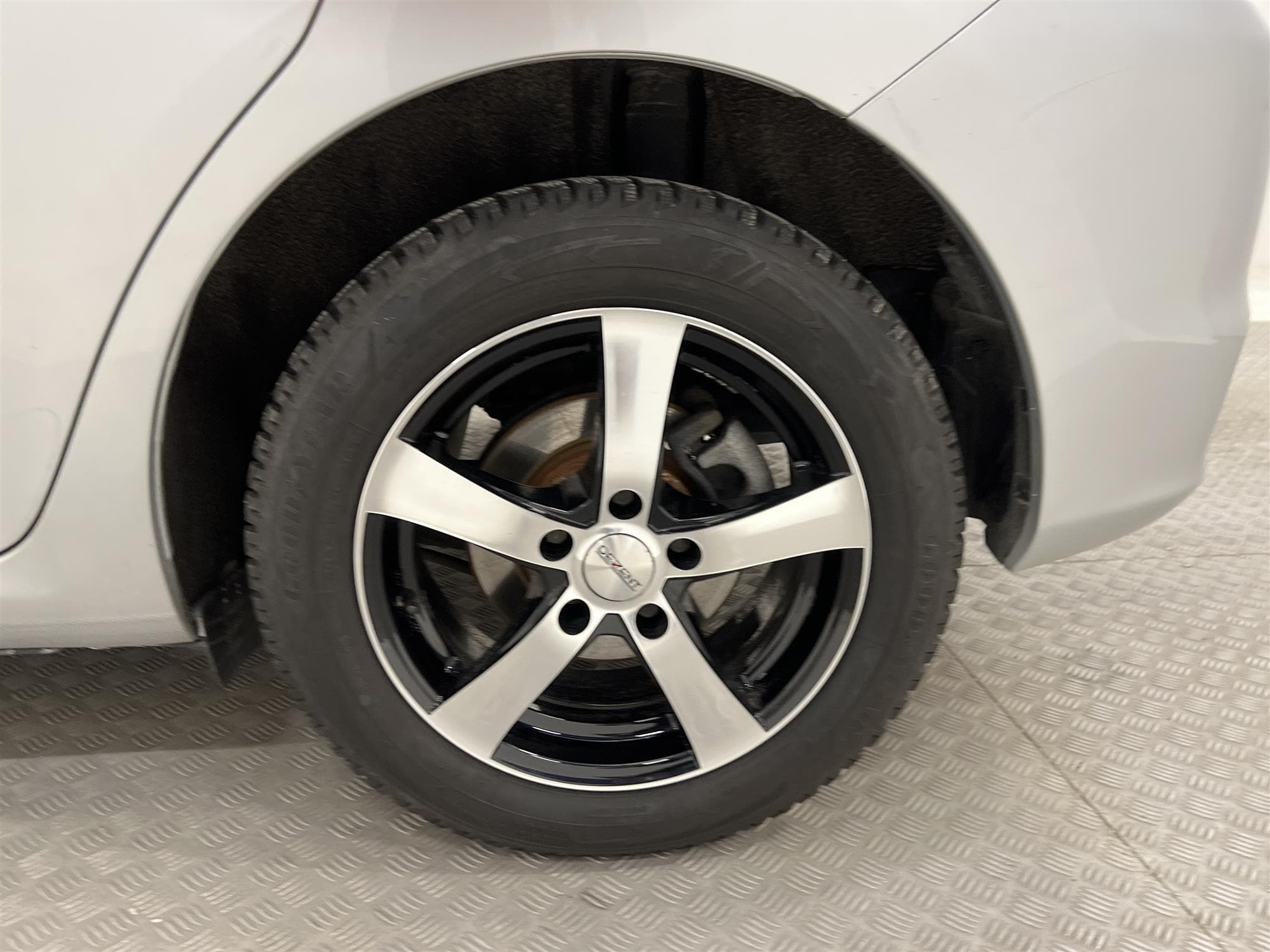 Toyota Auris 1.6 132hk  M-Värmare Navigator B-Kamera 