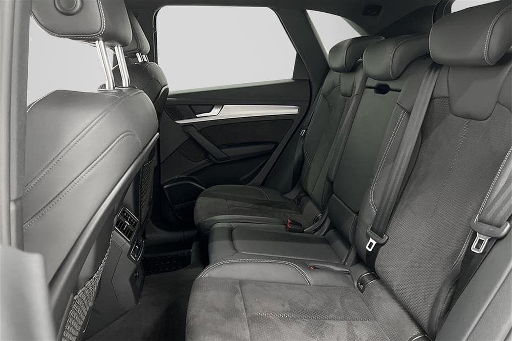 Audi Q5 TDI 190hk Quattro S-Line Cockpit D-värm B&O Naviinteriör
