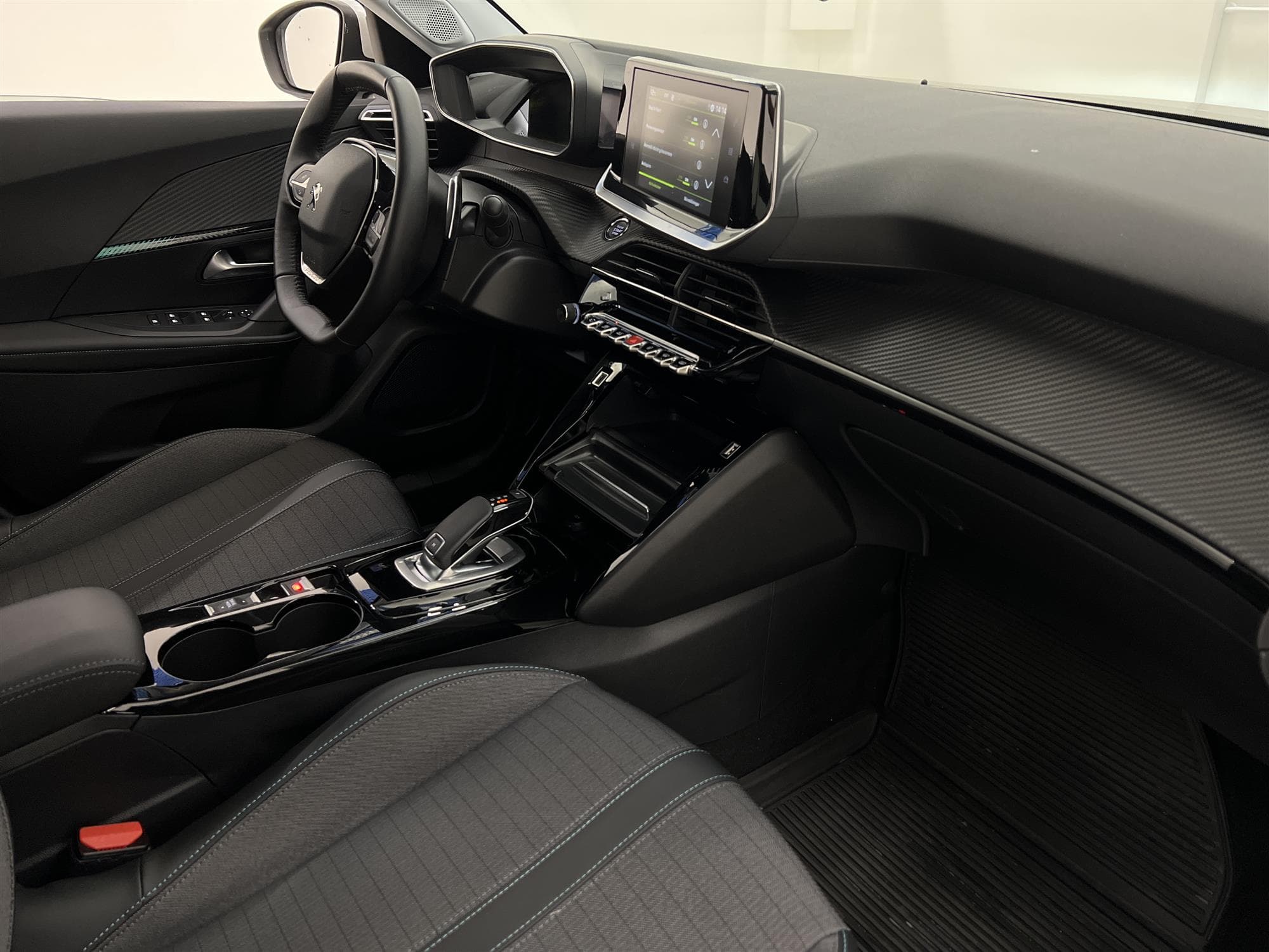 Peugeot 2008 1.2 PureTech 130hk Allure Drive Mode B-Kam Drag