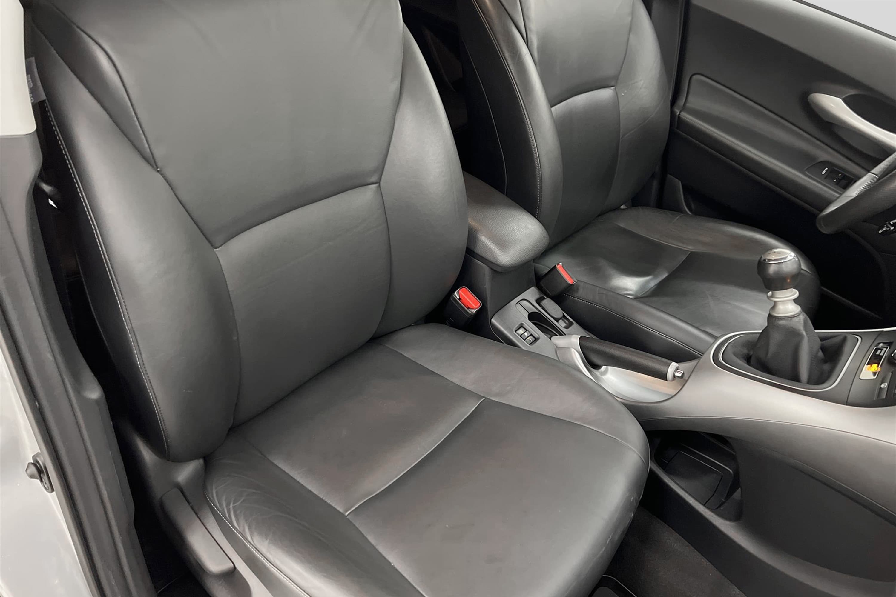 Toyota Auris  2.2 D-CAT 177hk 1 Bruk Navi Drag BKamera Skinn