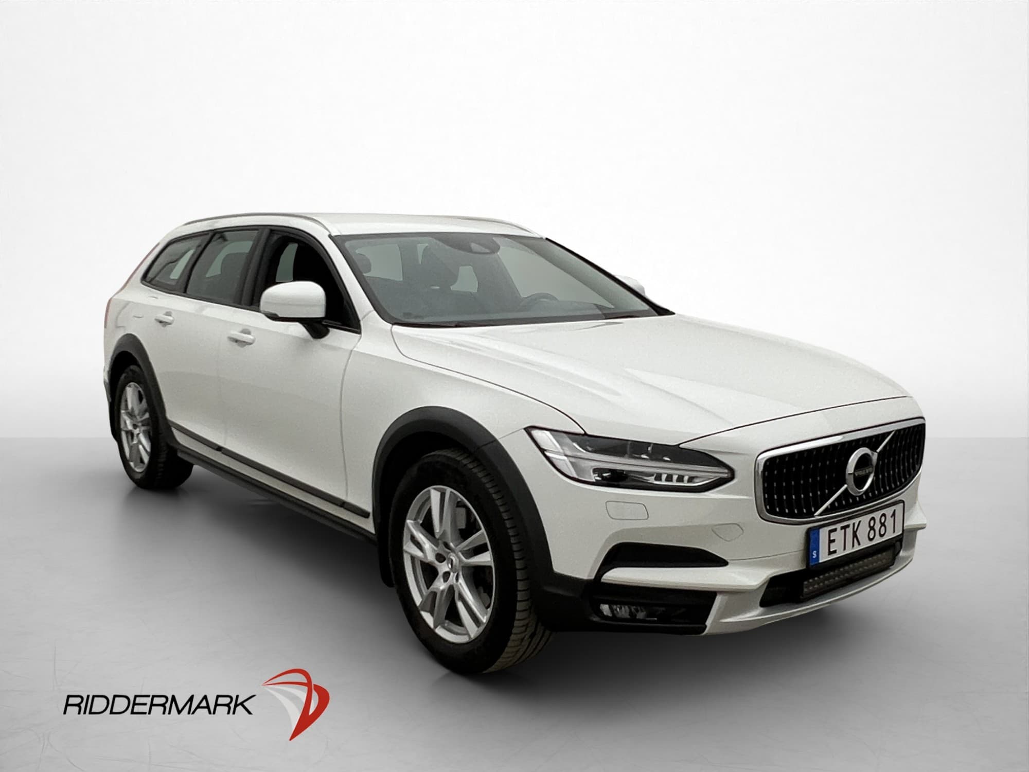 Volvo V90 Cross Country