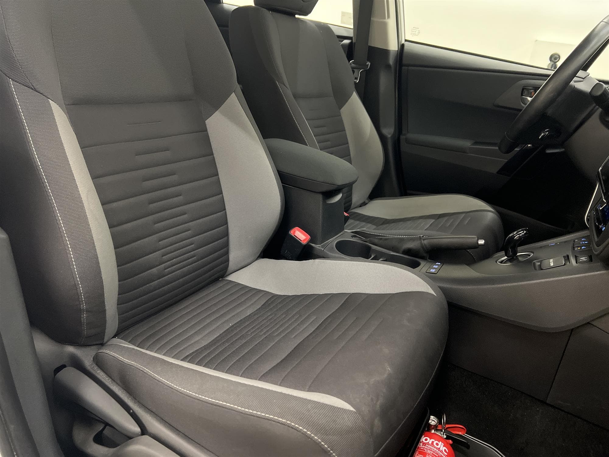 Toyota Auris Hybrid 136hk Navigator Backkamera 0,36L/mil