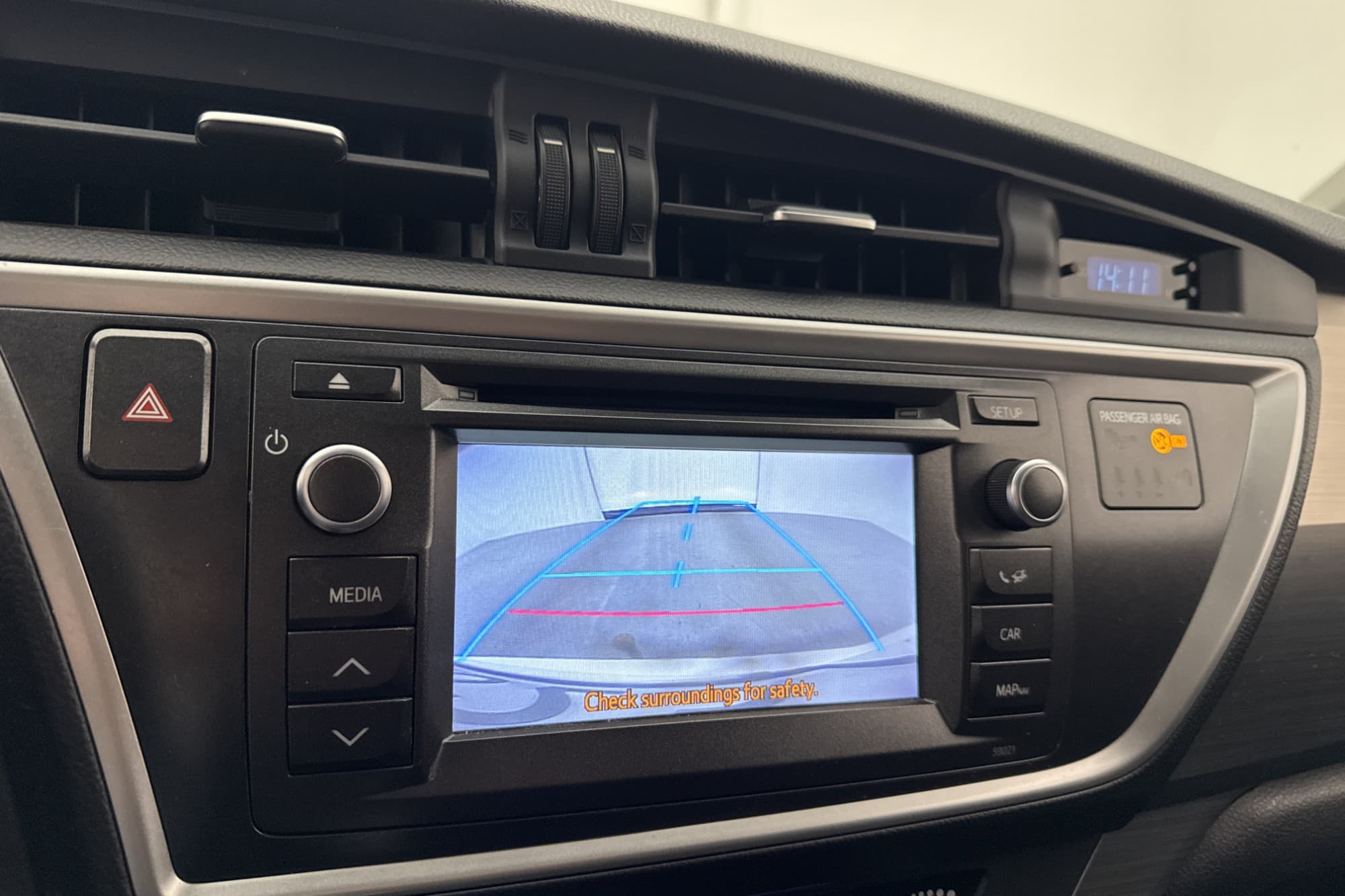 Toyota Auris Touring Sports Active Kamera Drag Farthållare
