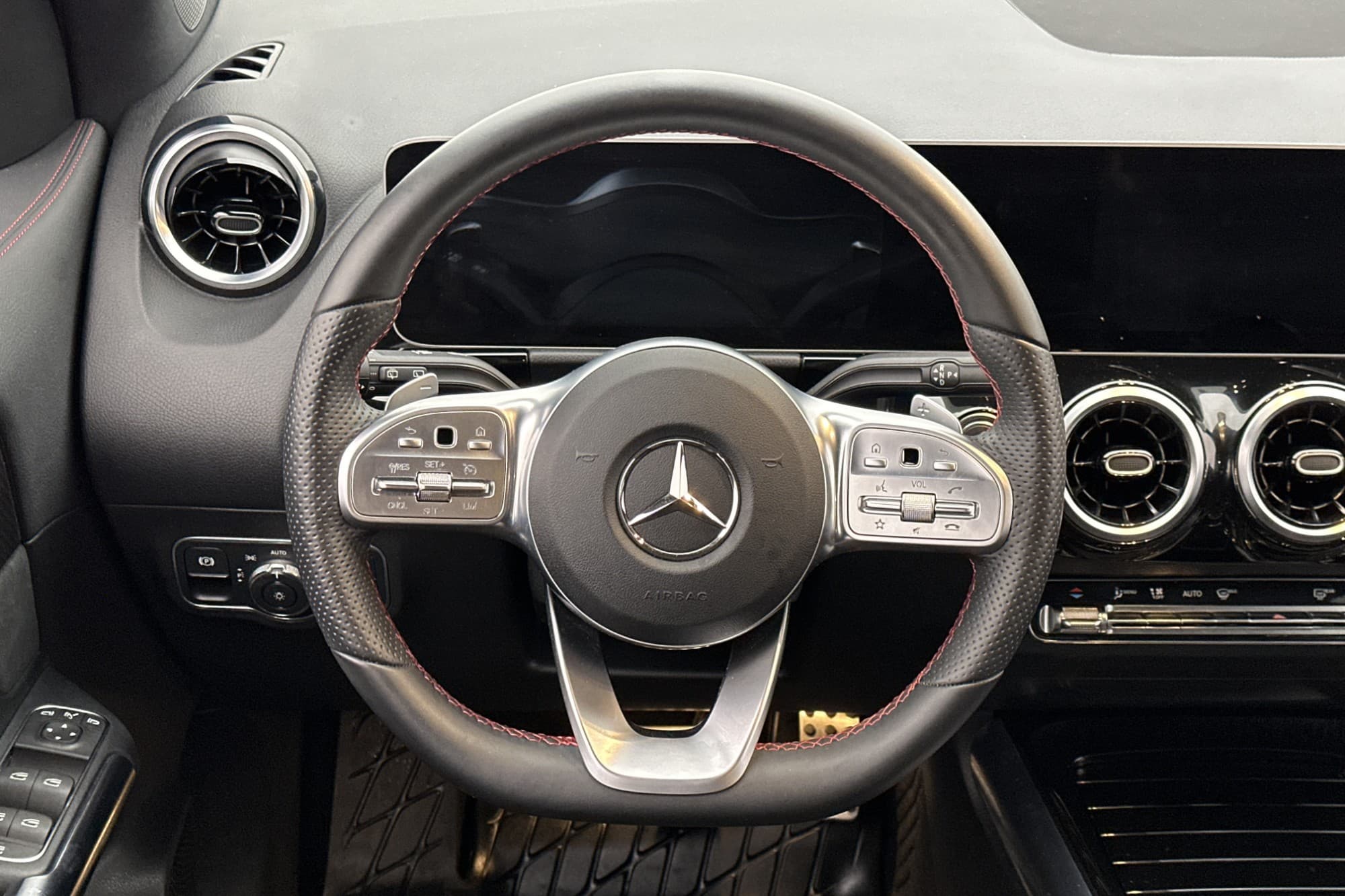 Mercedes-Benz GLA 200 d 4M 150hk AMG Wide P-Värm Kamera Drag