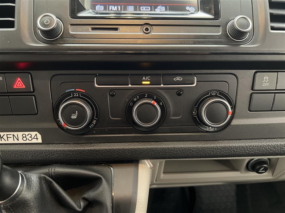 Volkswagen Transporter 2.0 4M 150hk Värmare Dragkrok Moms interiör