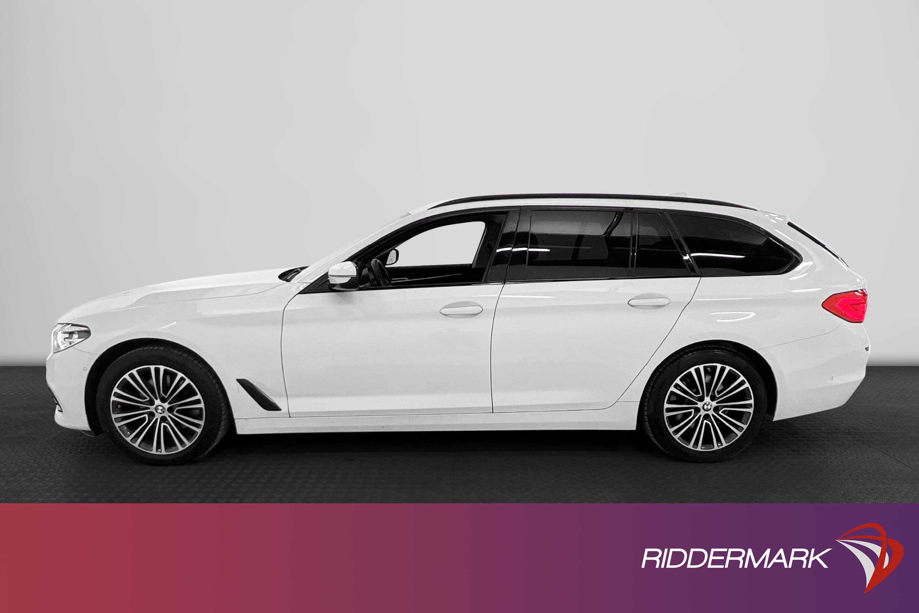 BMW 520d xDrive 190hk Display Key
