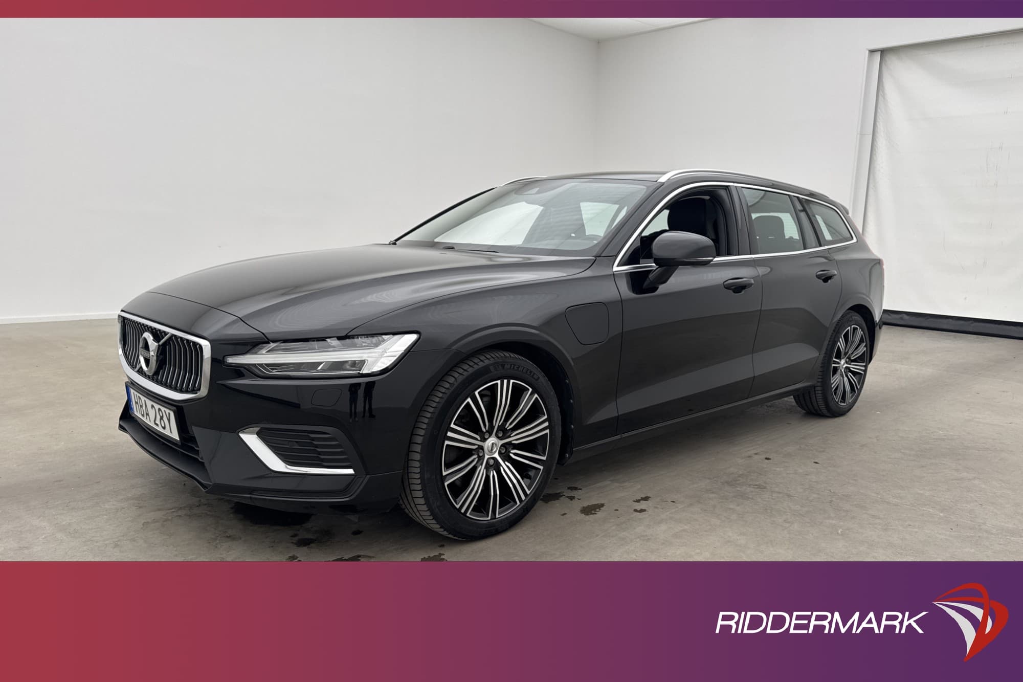 Volvo V60 Recharge T6 Advanced VOC Värmare Navi Drag MOMS