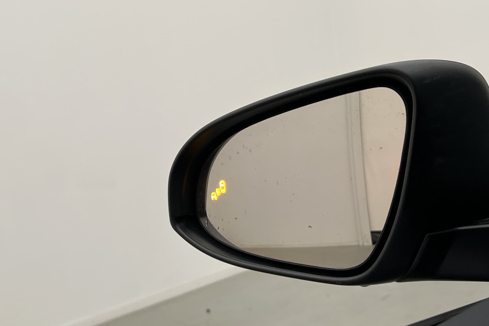 Toyota C-HR Hybrid 184hk Executive JBL Kamera Navi Rattvärme