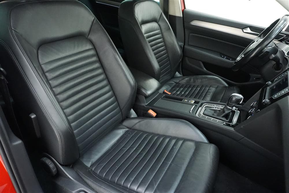 VW Passat 2.0 TDI SC Eu6 190hk Executive B-Kamera Drag Skinninteriör