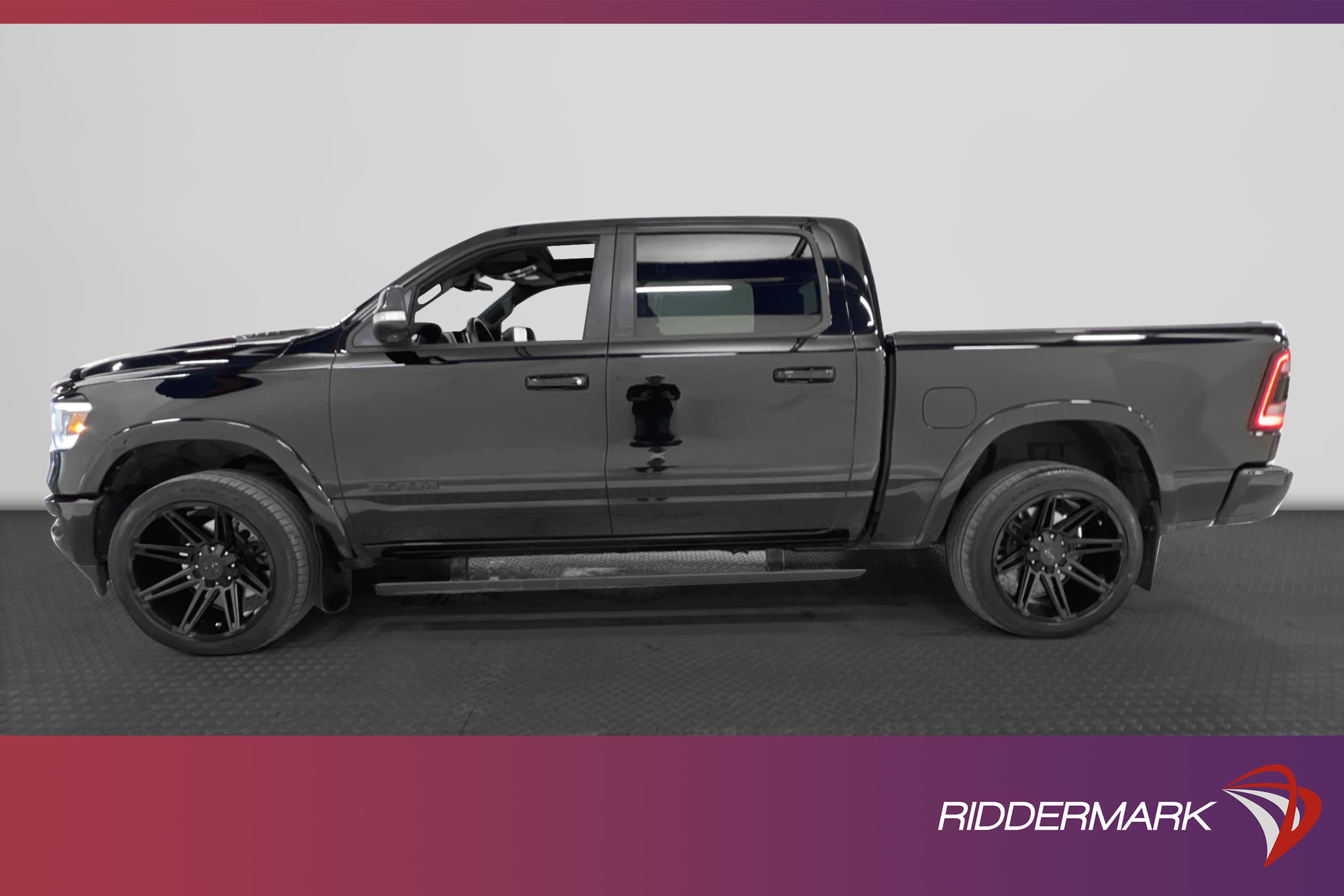Dodge RAM Laramie Night 5.7 Drag Pano H/K Luftfjädring Moms