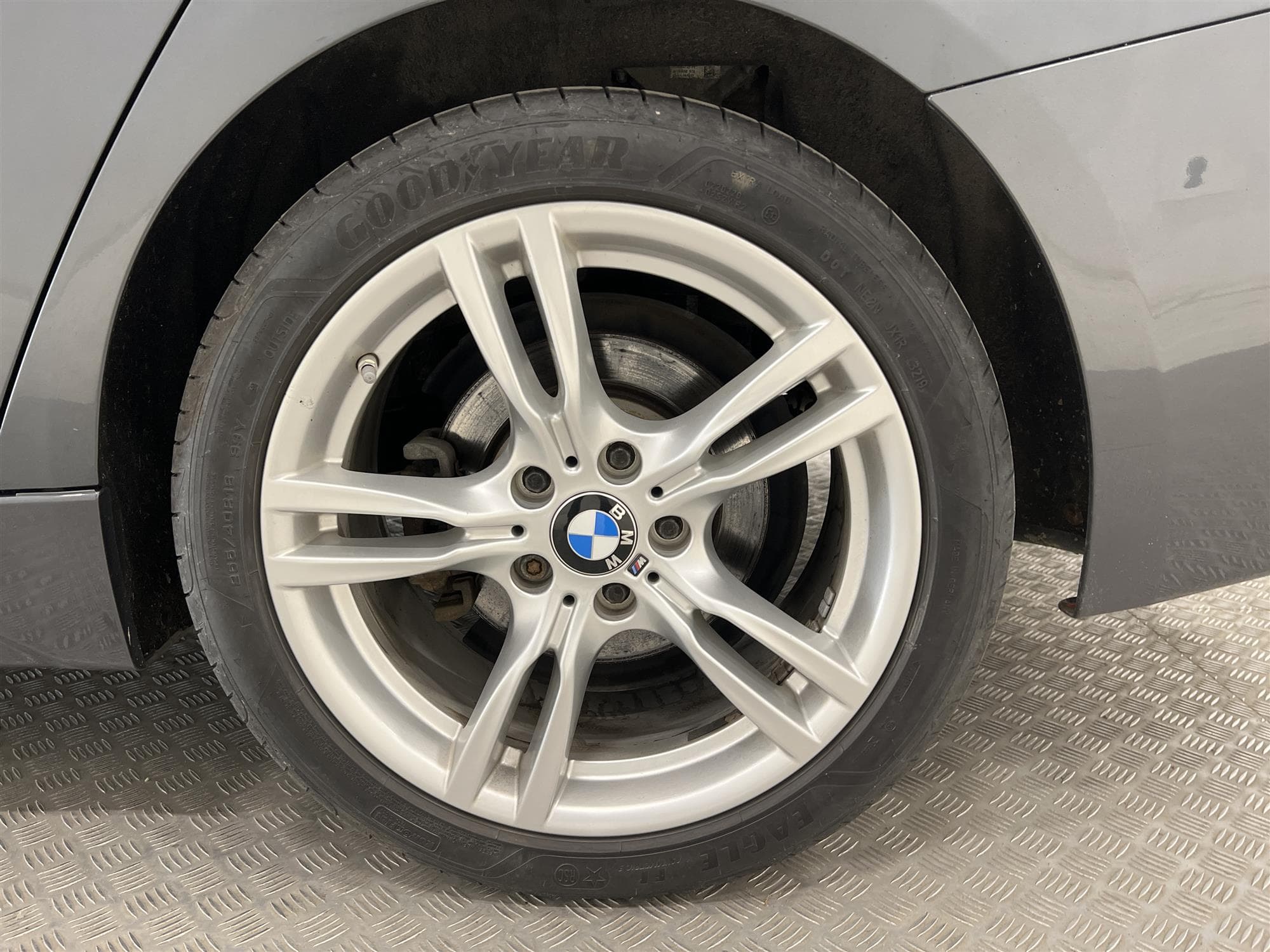 BMW 320d xDrive 190hk M Sport 2 Brukare Navi Hifi Drag