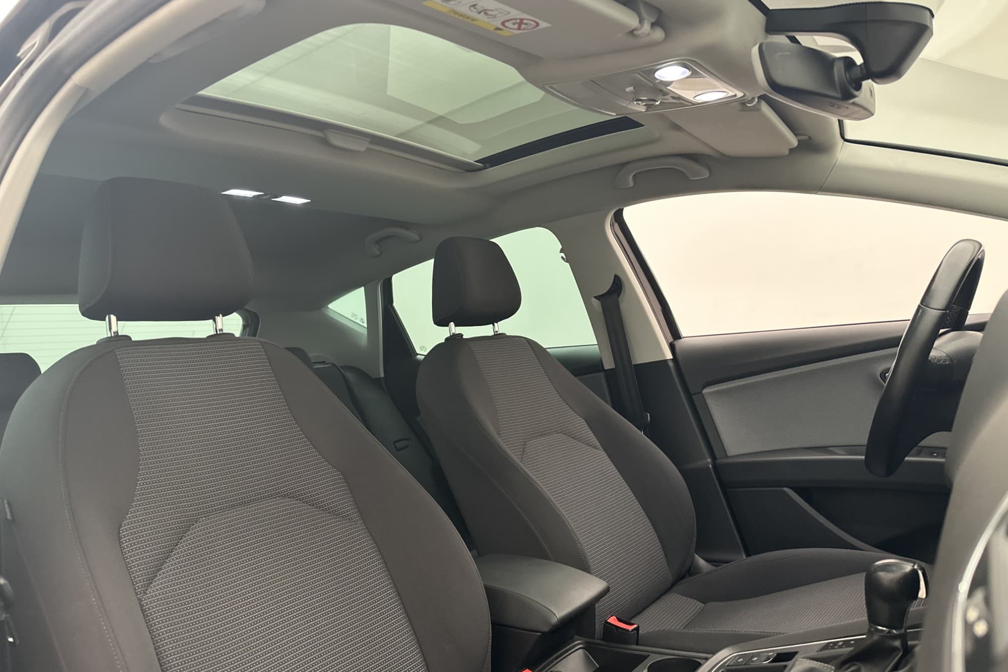 SEAT Leon 1.0 TSI 115hk Cockpit  CarPlay Kamera Taklucka