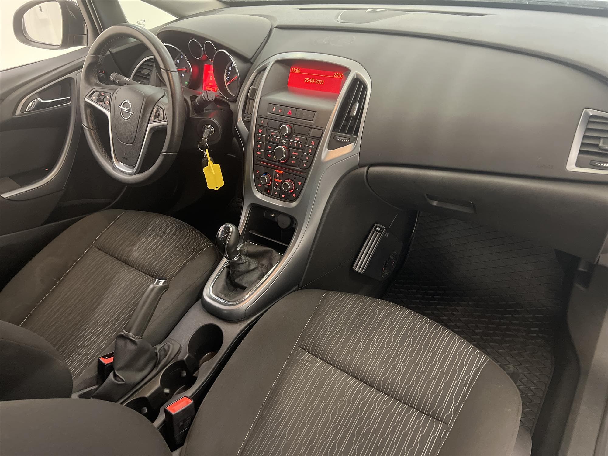 Opel Astra 1.6 115hk 2 Brukare Låg Skatt Nyservad
