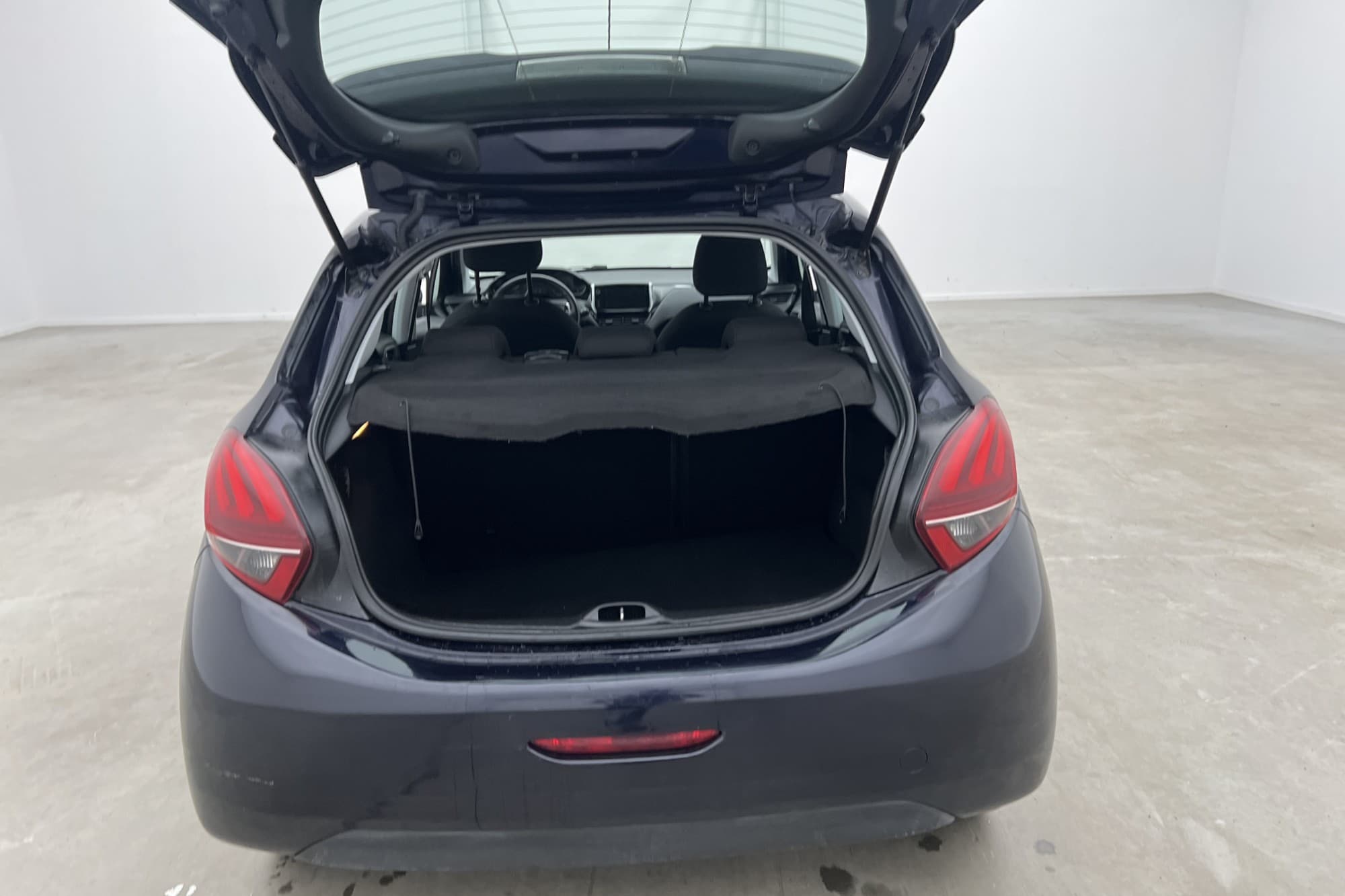 Peugeot 208 1.2 VTi 82hk Active Farthållare 0,41l/mil