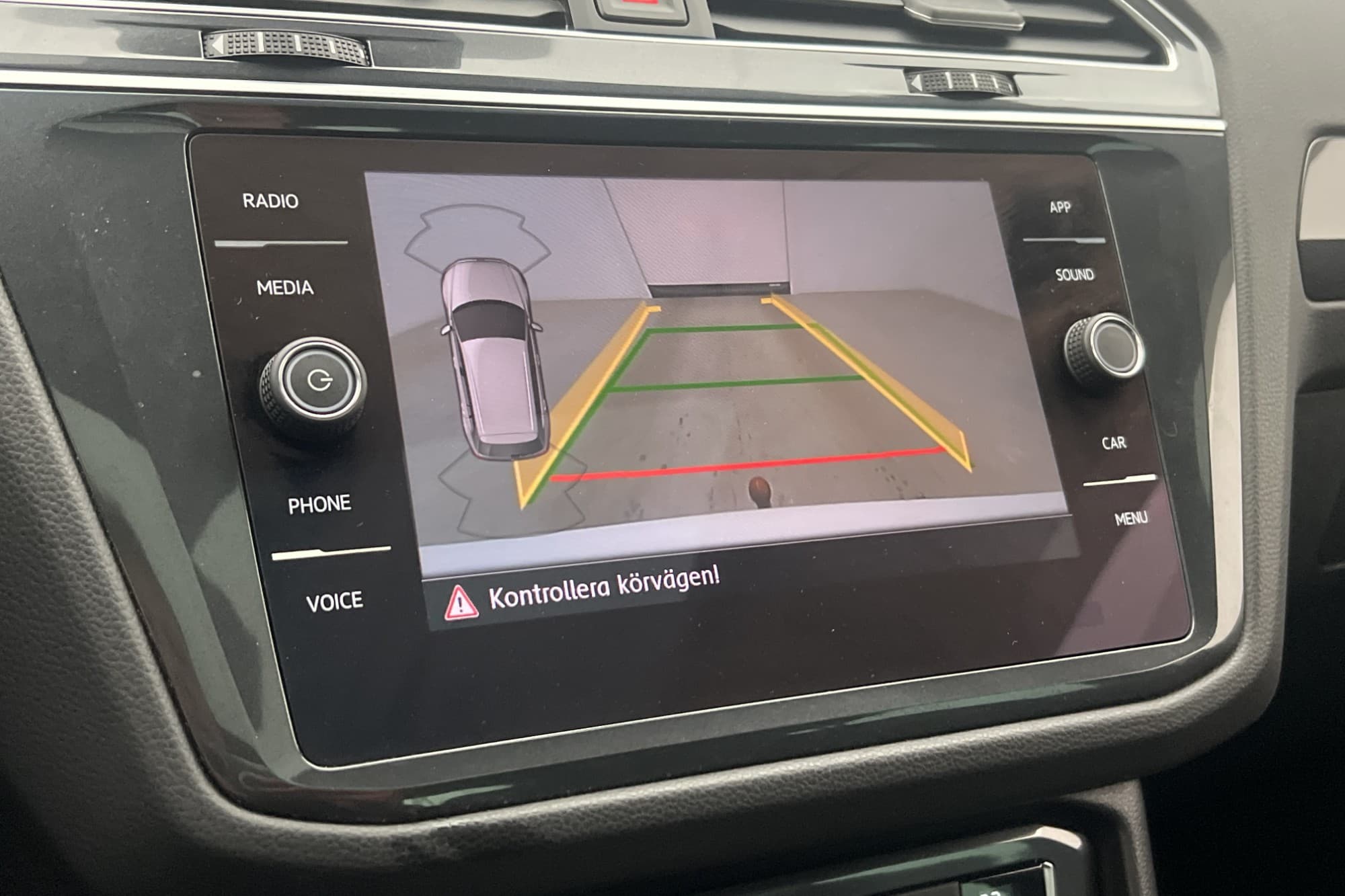 Volkswagen Tiguan  4M R Line Pano Dynaudio Värmare Cockpit