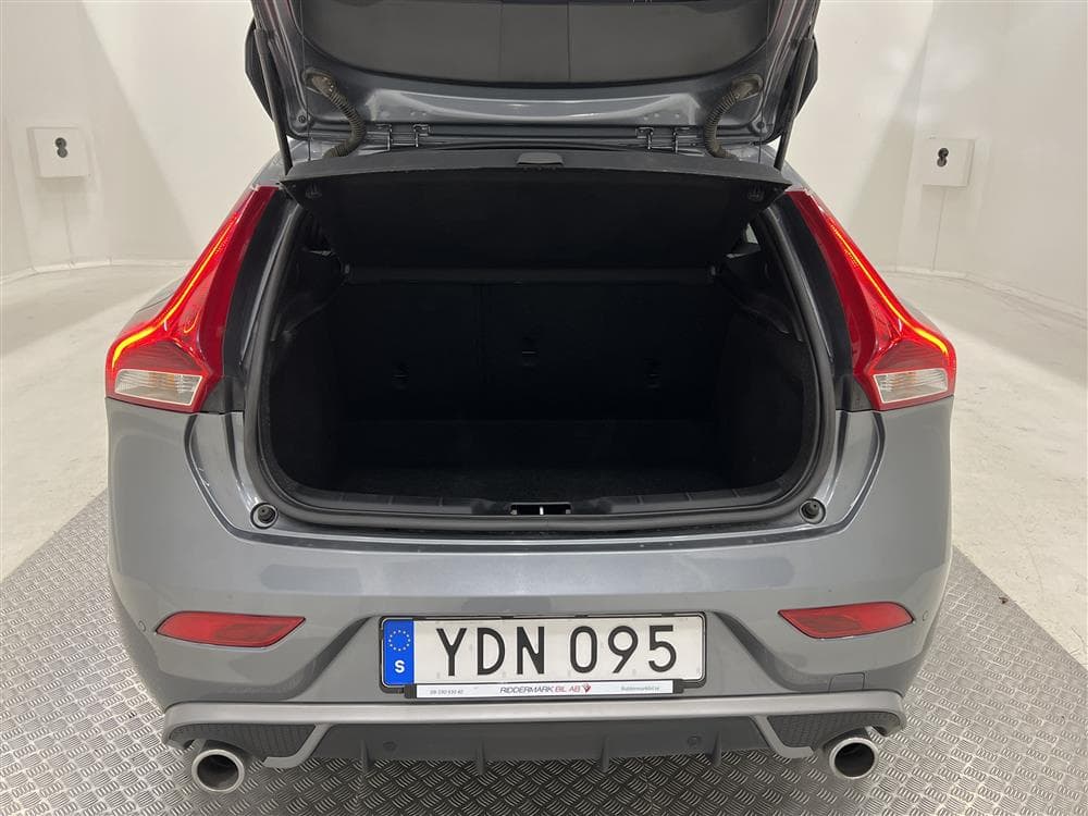 Volvo V40 D2 120hk  R-Design VOC Värmare Välserv 0,38l/milinteriör