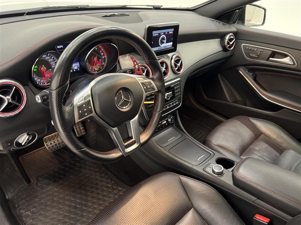 Mercedes-Benz CLA 250 211hk  AMG Pano Navi Drag Skinn