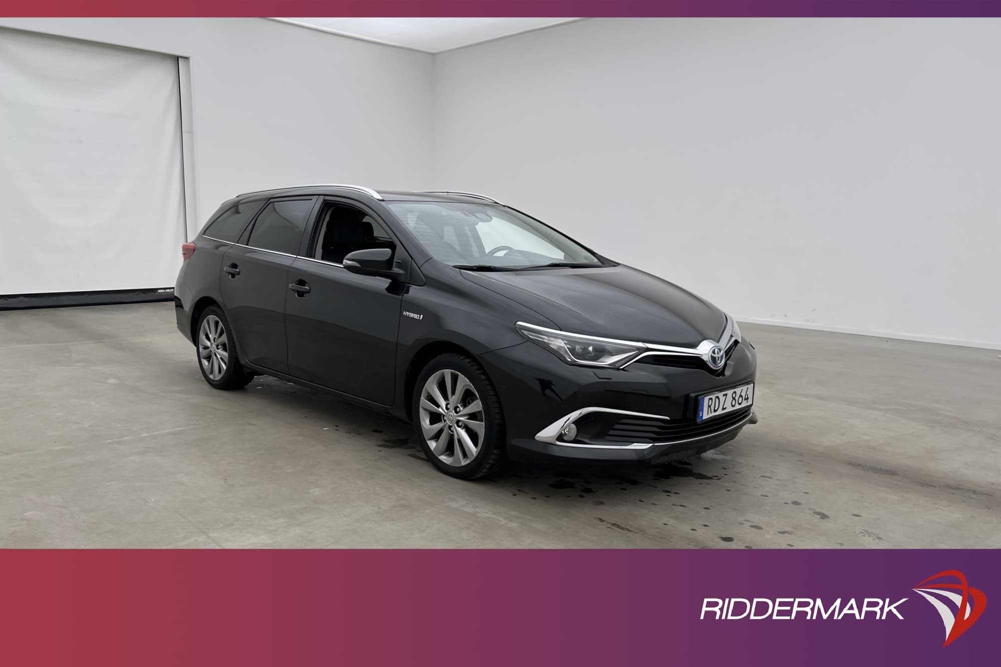 Toyota Auris Touring Sports Hybrid 136hk