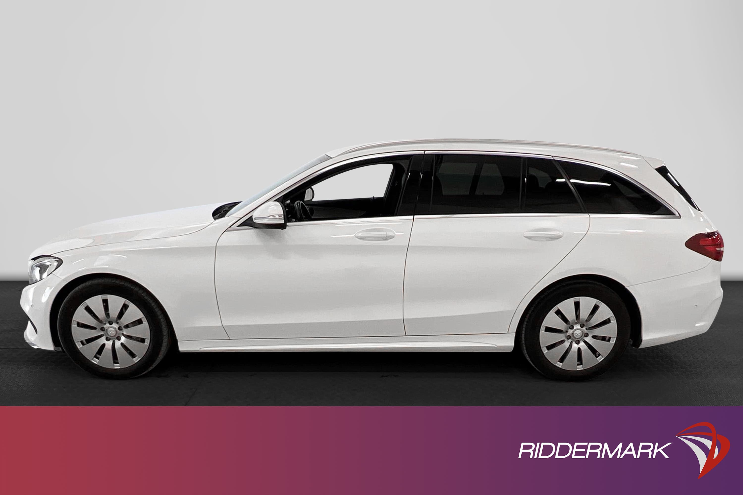 Mercedes-Benz C 250 AMG 204hk 4MATIC Skinn Burmester Dragexteriör