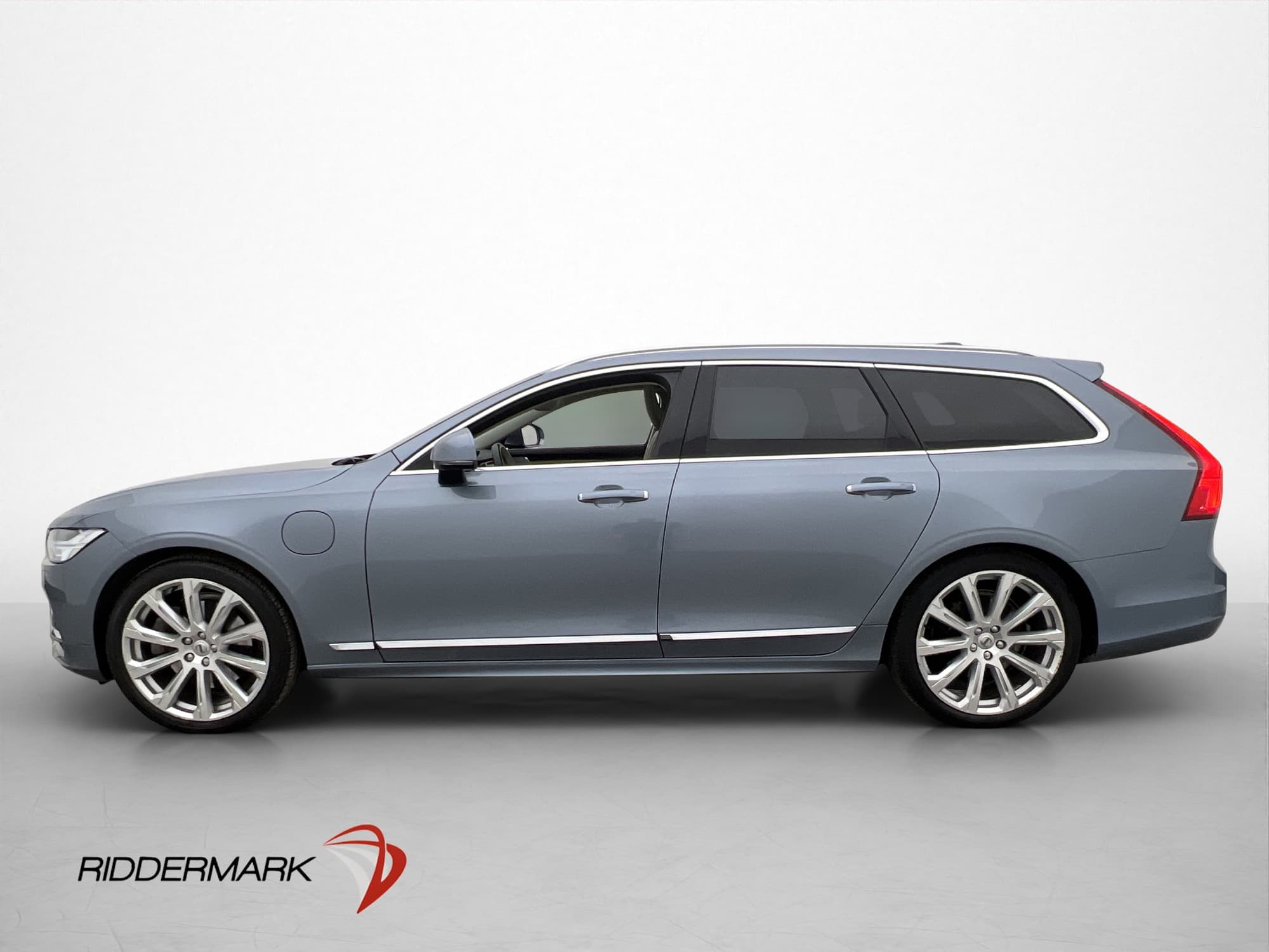 Volvo V90 T8 AWD Inscription Pano Värm VoC CarPlay Drag