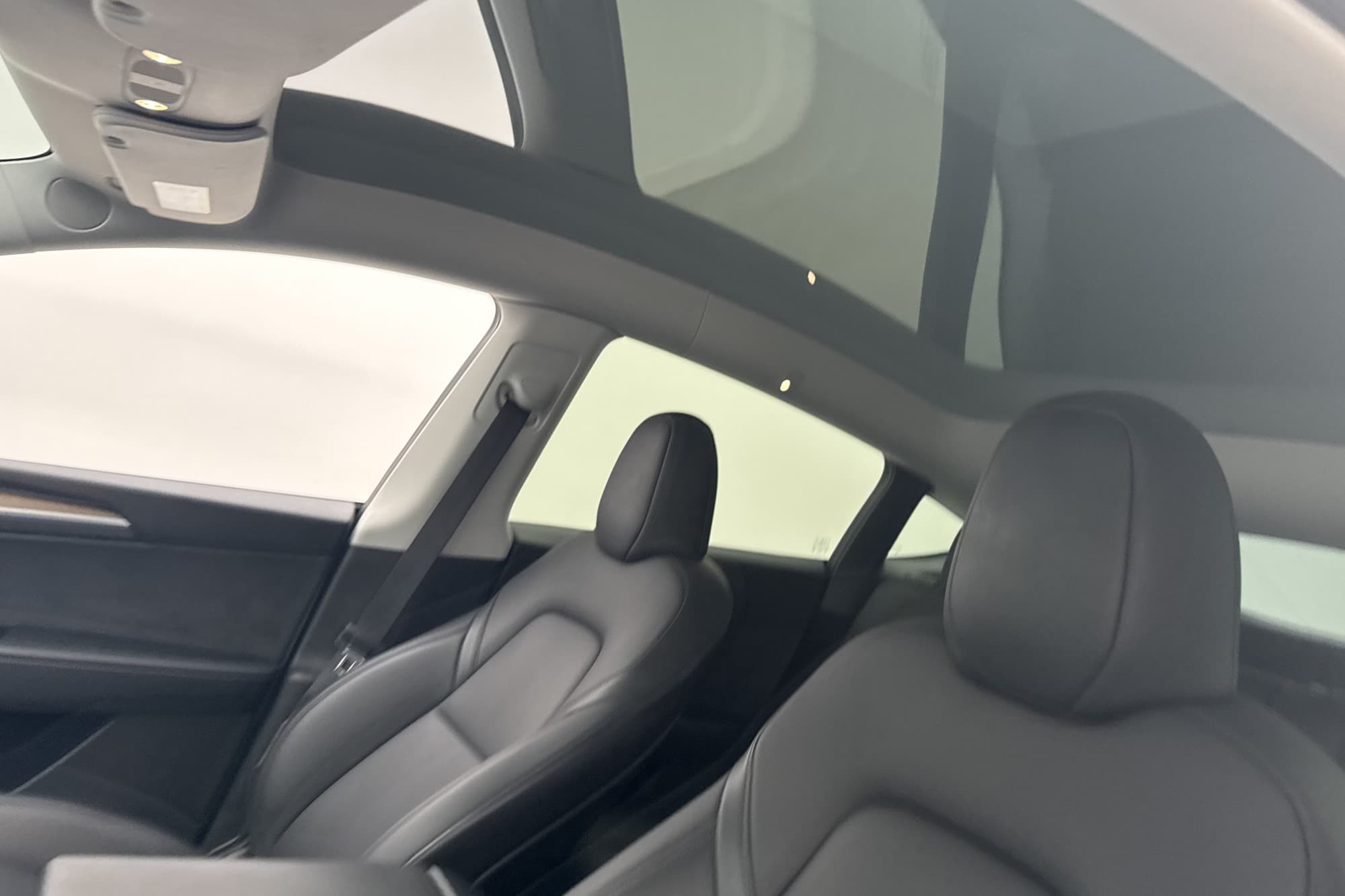 Tesla Model Y Long Range AWD Autopilot Pano Svensksåld