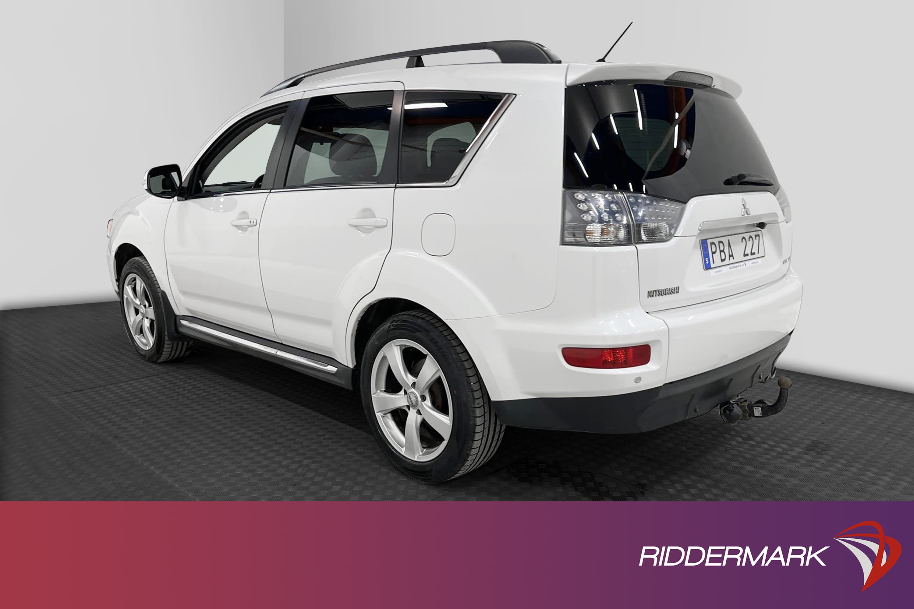 Mitsubishi Outlander 2.2 Di-D 4WD 156hk 7-sits Värmare Drag