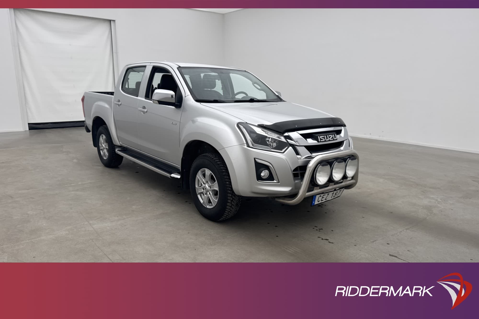 Isuzu D-Max 1.9 4WD Värmare Dragkrok B-Kamera Skinn Moms