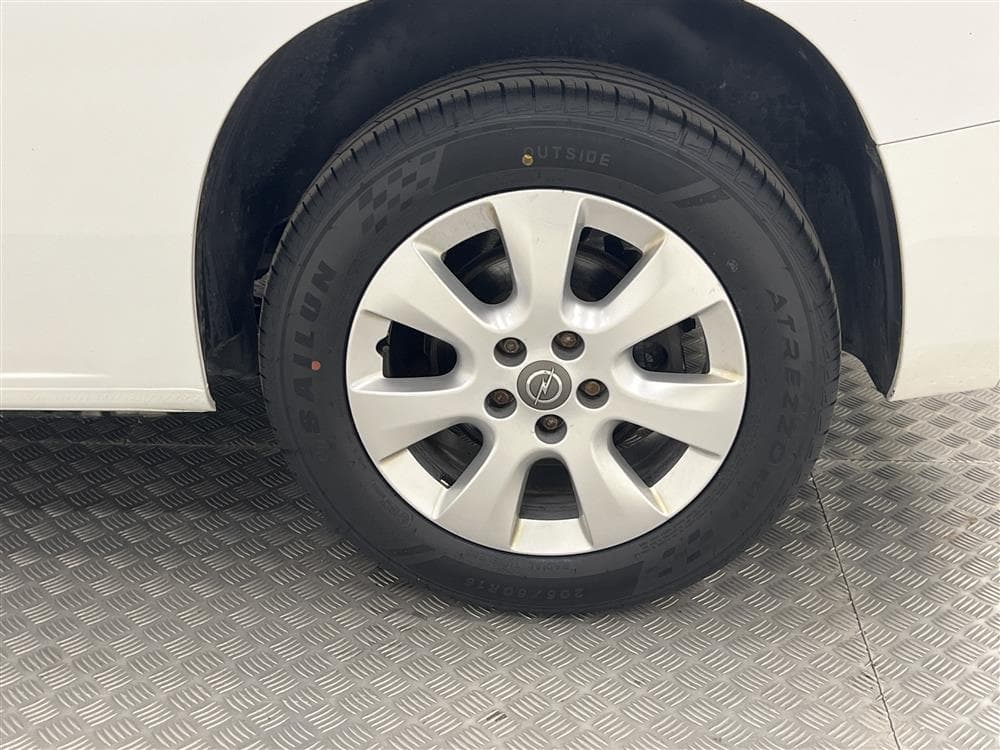 Opel Combo 1.5 CDTI Eu6 100hk PDC Navi Drag Nyservad Moms interiör