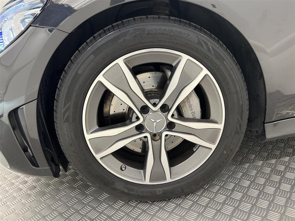 Mercedes-Benz C 220 d Coupé 194hk AMG Pano Burmester Cockpitinteriör