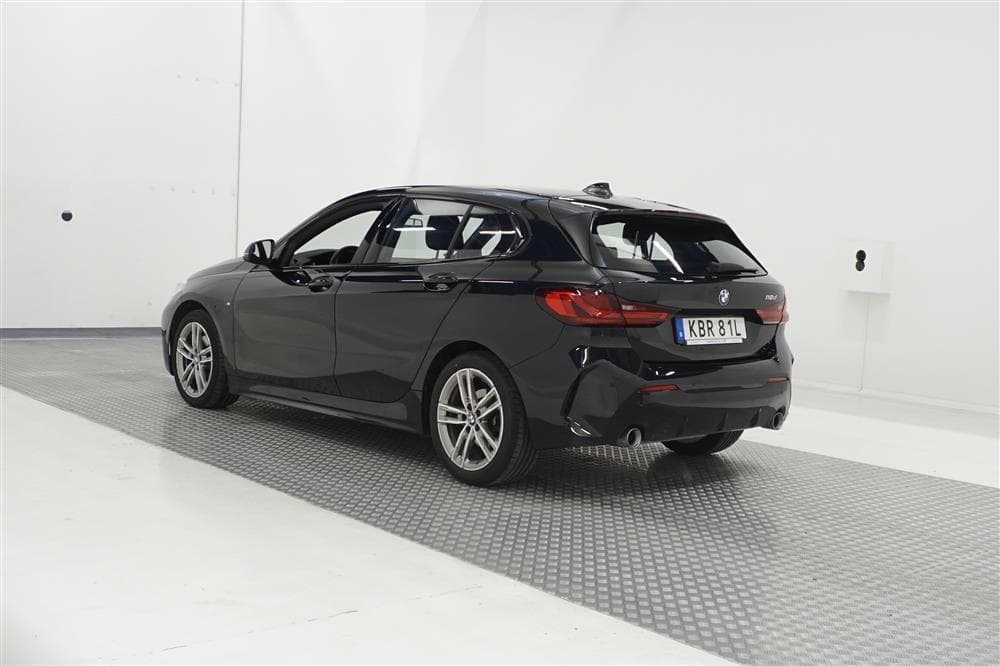 BMW 118d 150hk M-Sport Connected Driveexteriör