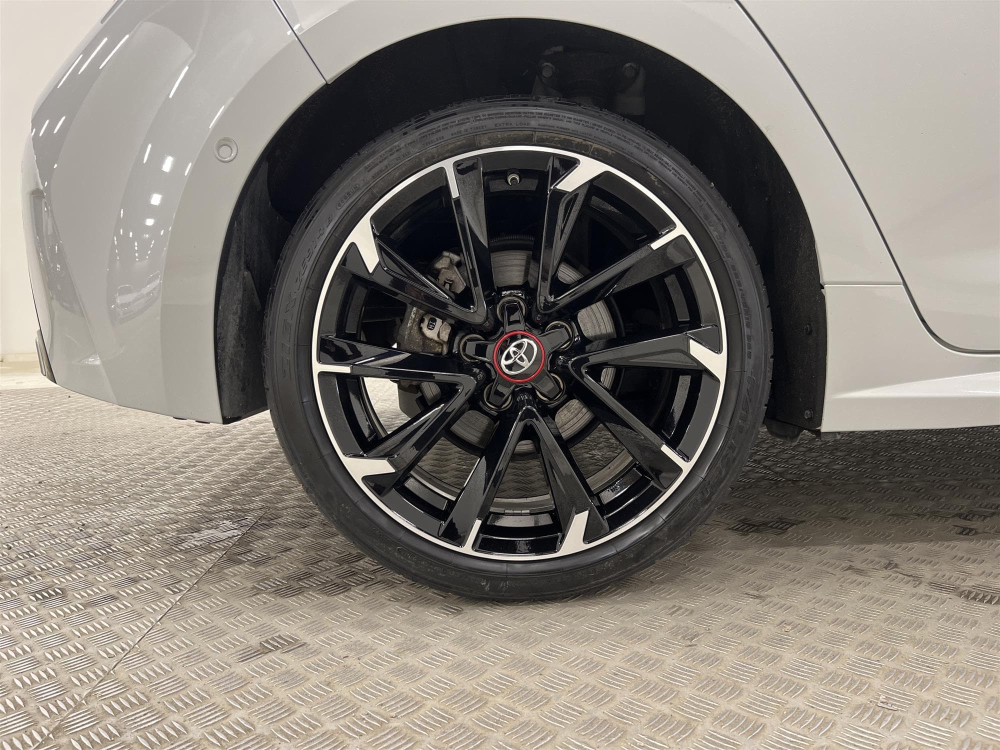 Toyota Corolla Hybrid e-CVT 184hk  GR Sports Navi B-Kam HUD
