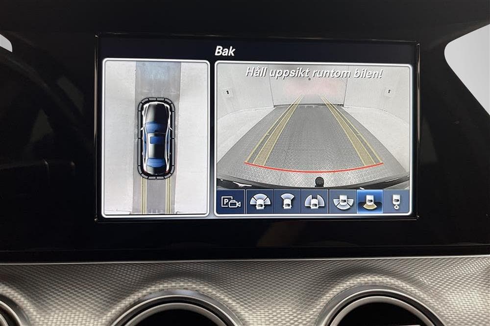 Mercedes-Benz E 220 d 4M 194hk D-värme Burmester 360° Draginteriör