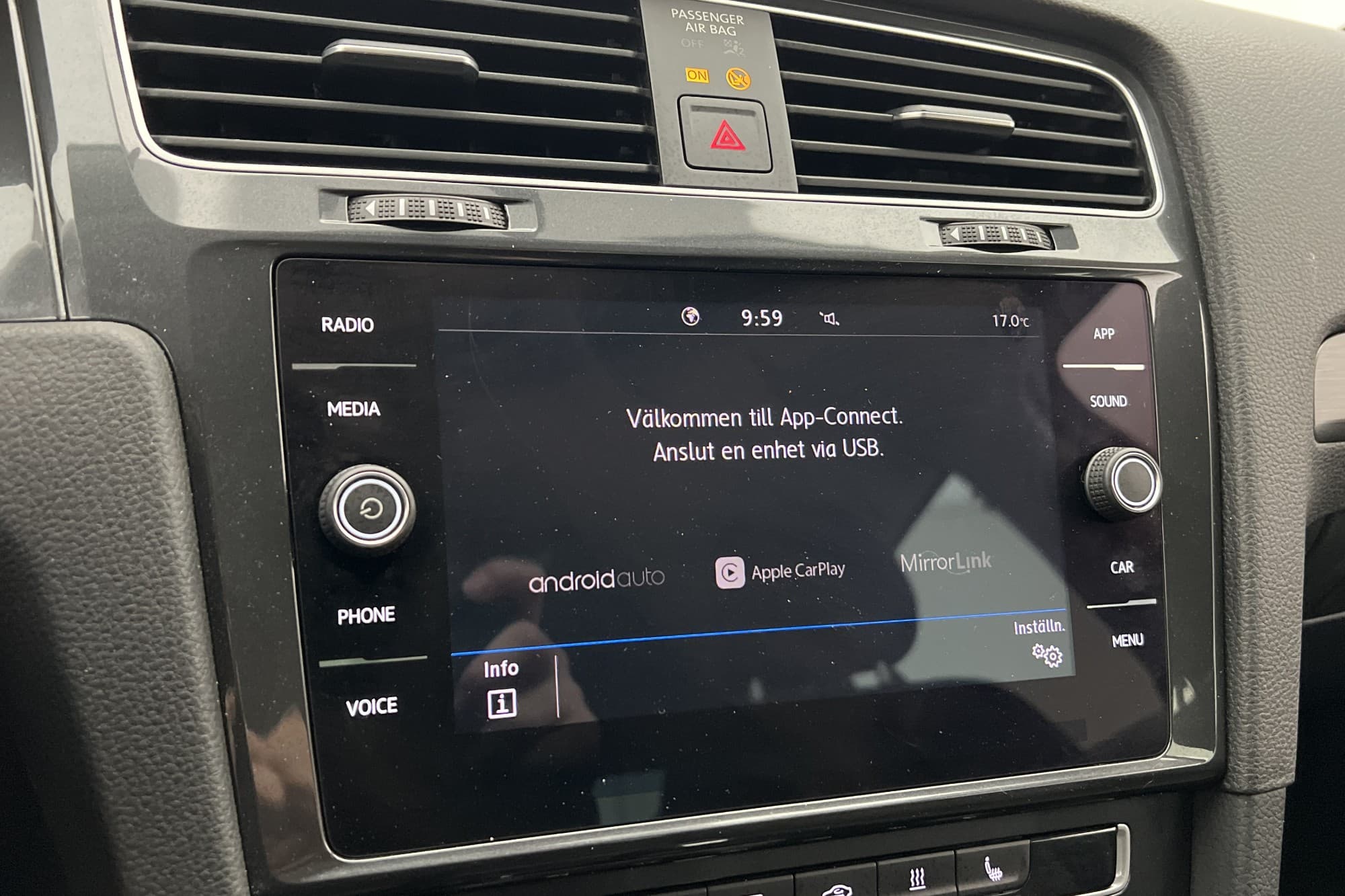 Volkswagen Golf 1.0 TSI Adpt-fart CarPlay Värmare A/C Drag