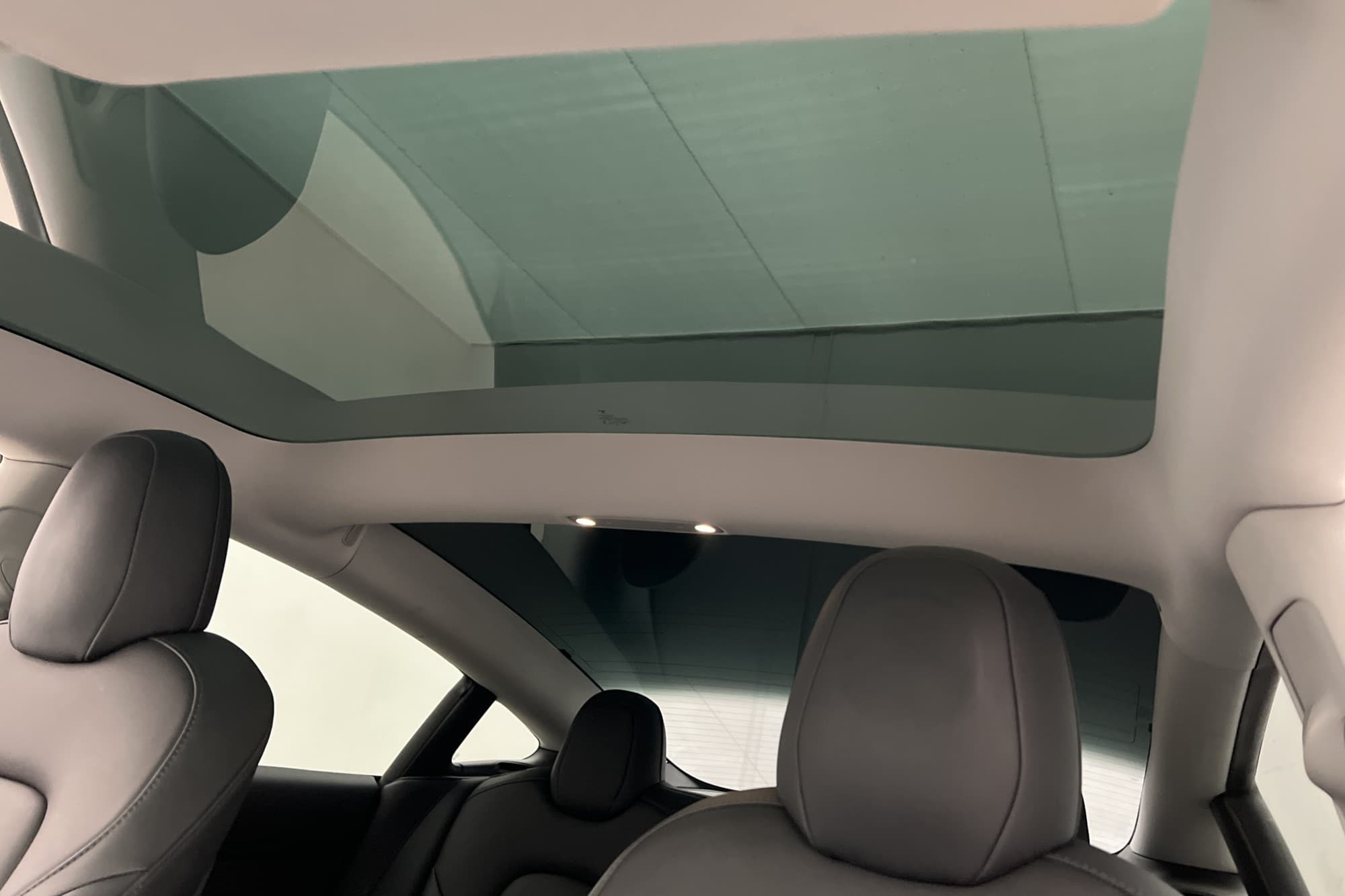 Tesla Model 3 Long Range AWD Dragkrok Autopilot Svensksåld