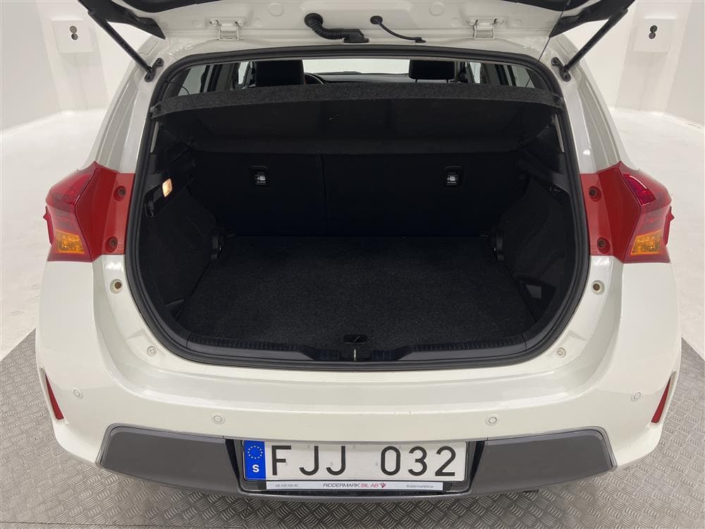 Toyota  Auris Hybrid e-CVT 136hk  M-Värm Pano Navi B-Kamera