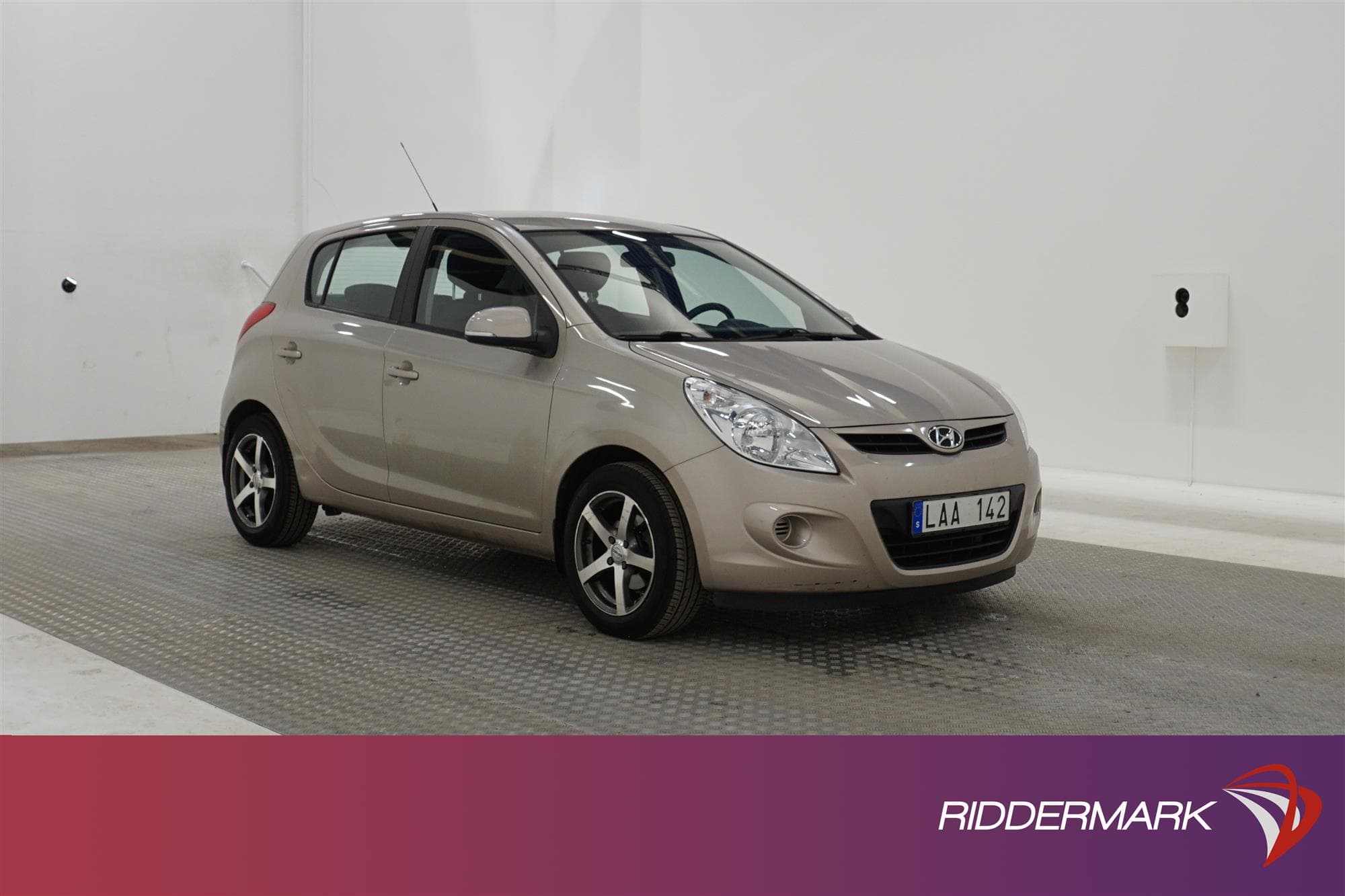 Hyundai i20 1.4 101hk 2 Brukare Nyservad Låg Skatt 