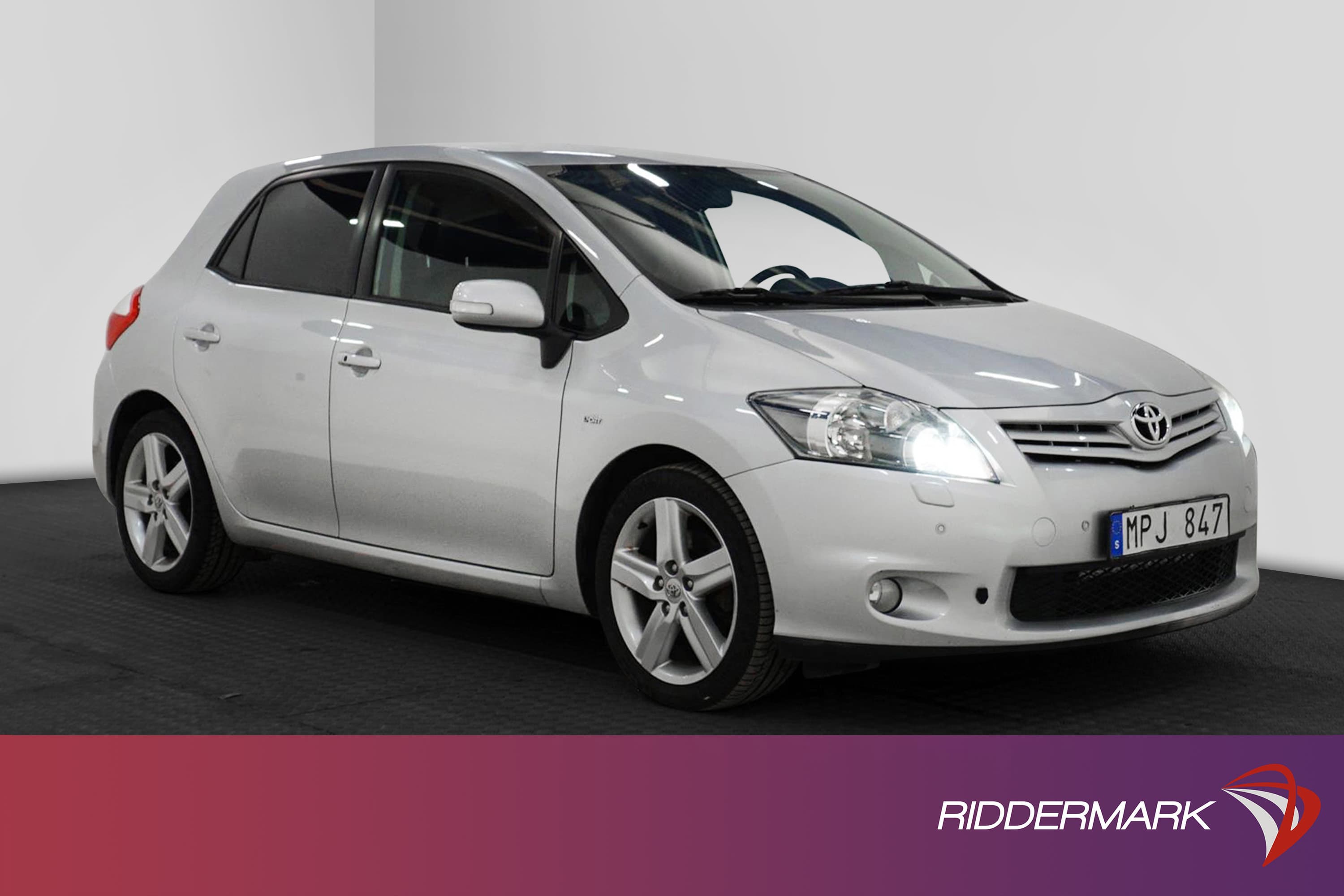 Toyota Auris  2.2 D-CAT 177hk 1 Bruk Navi Drag BKamera Skinn