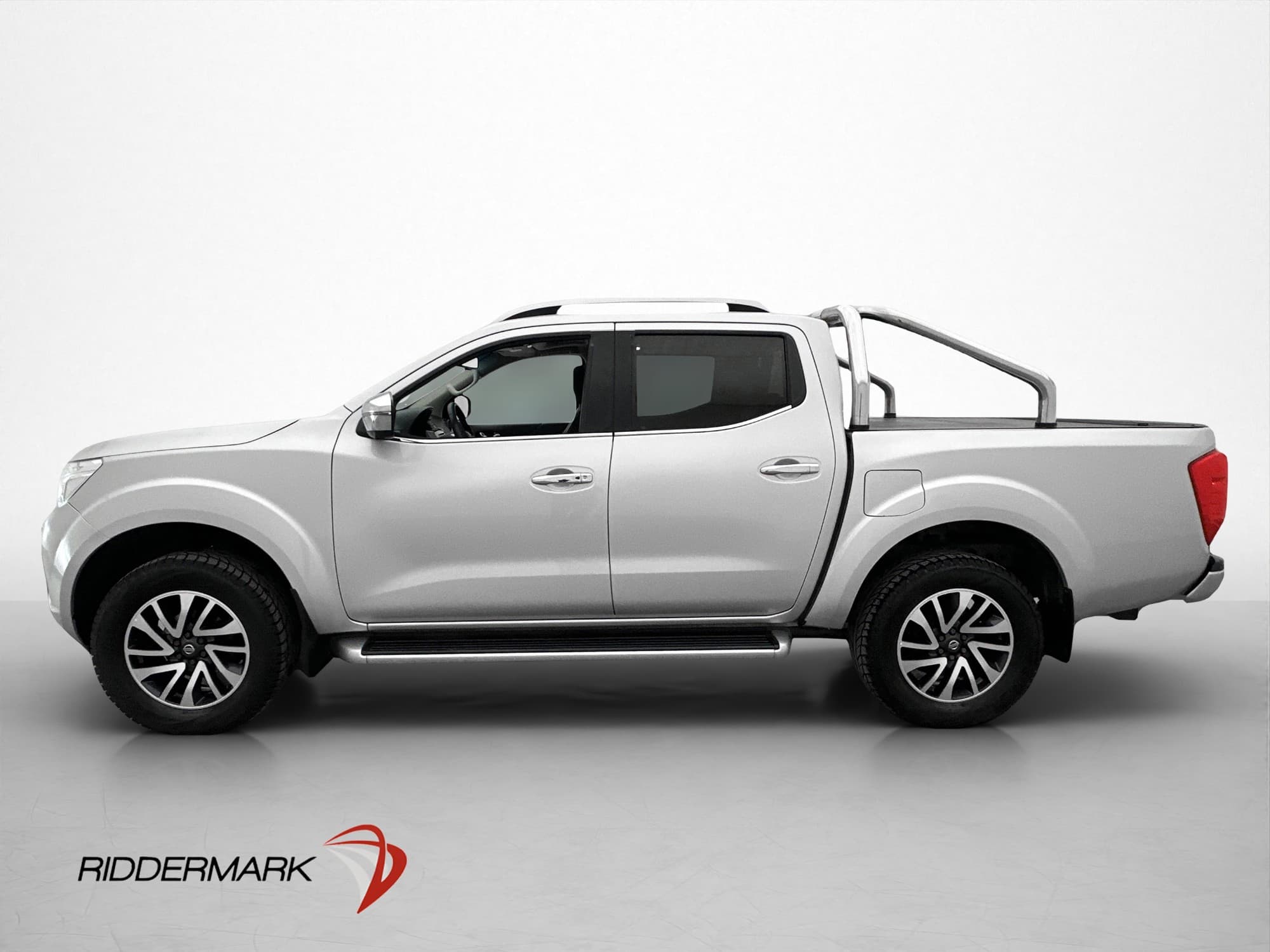 Nissan Navara Tekna 2.3 4WD Dragkrok Diff Skinn 360° MOMS