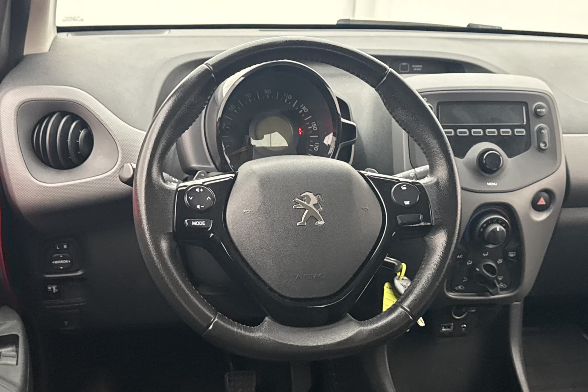 Peugeot 108 1.0 VTi 72hk Växelpaddlar 0.42l/mil Låg-Årsskatt